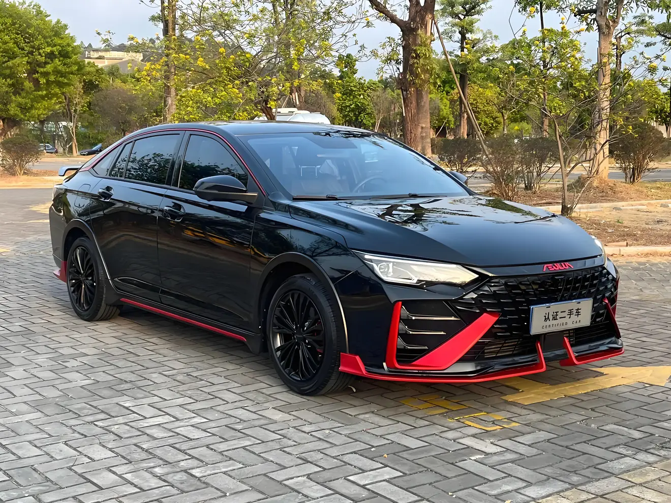 Dongfeng Yixuan MAX  из Китая