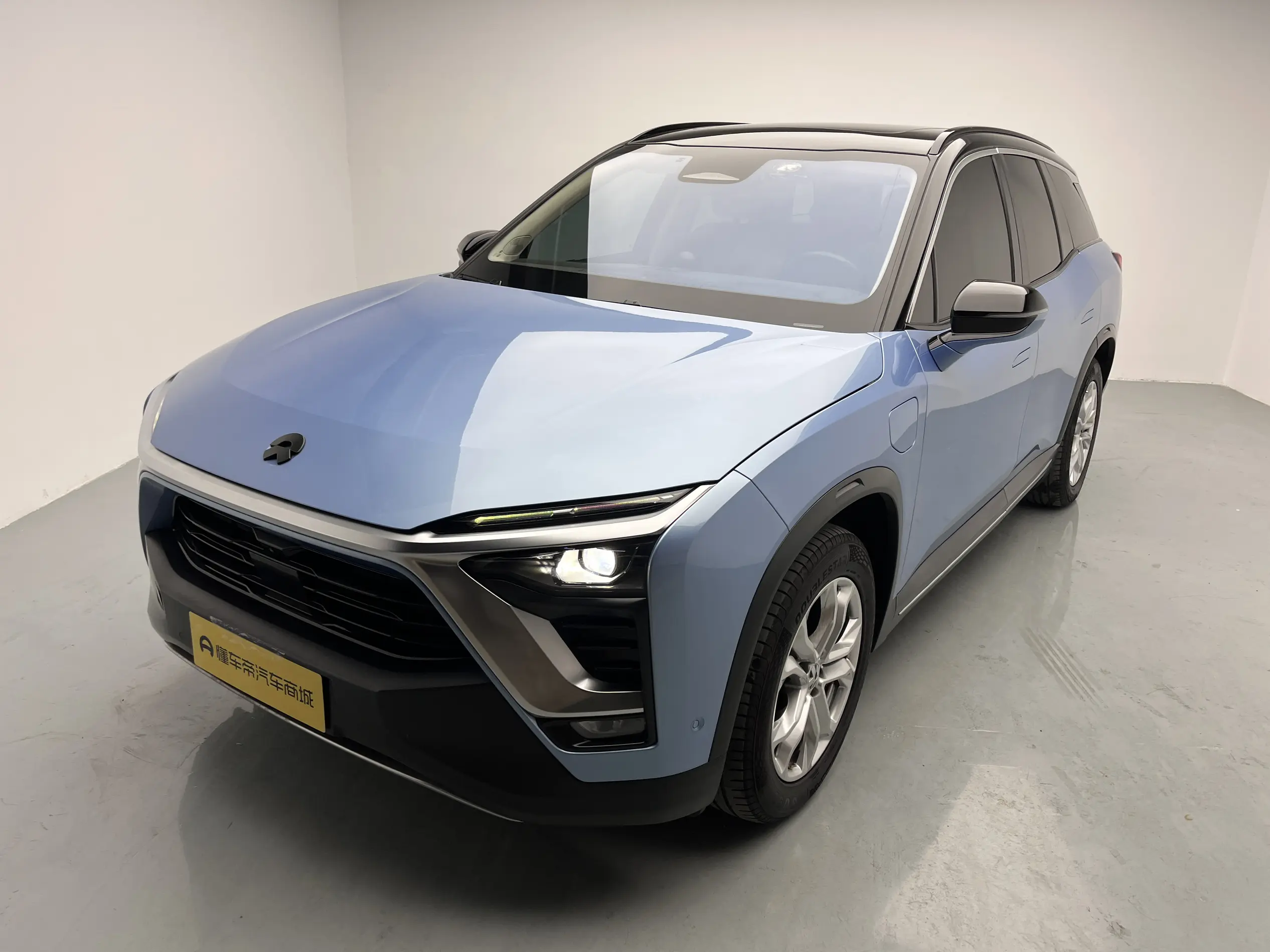 NIO ES8  из Китая