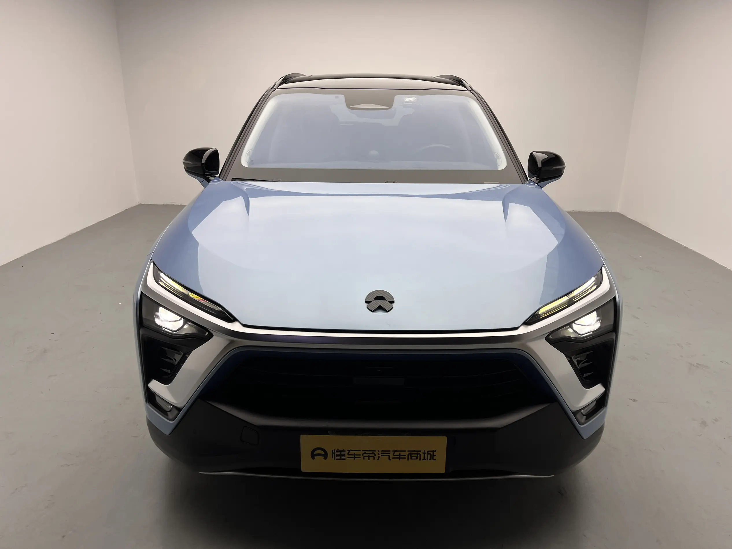 NIO ES8  из Китая