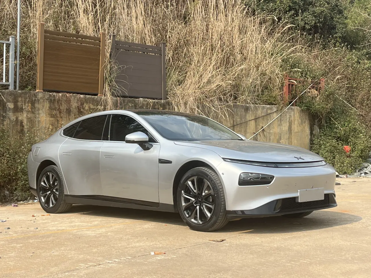 Xpeng P7  из Китая