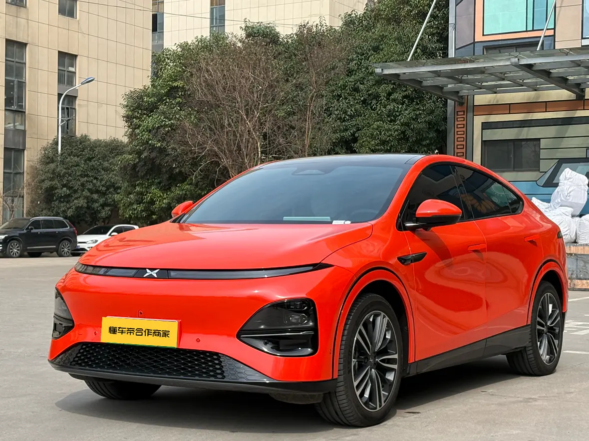 Xpeng G6  из Китая