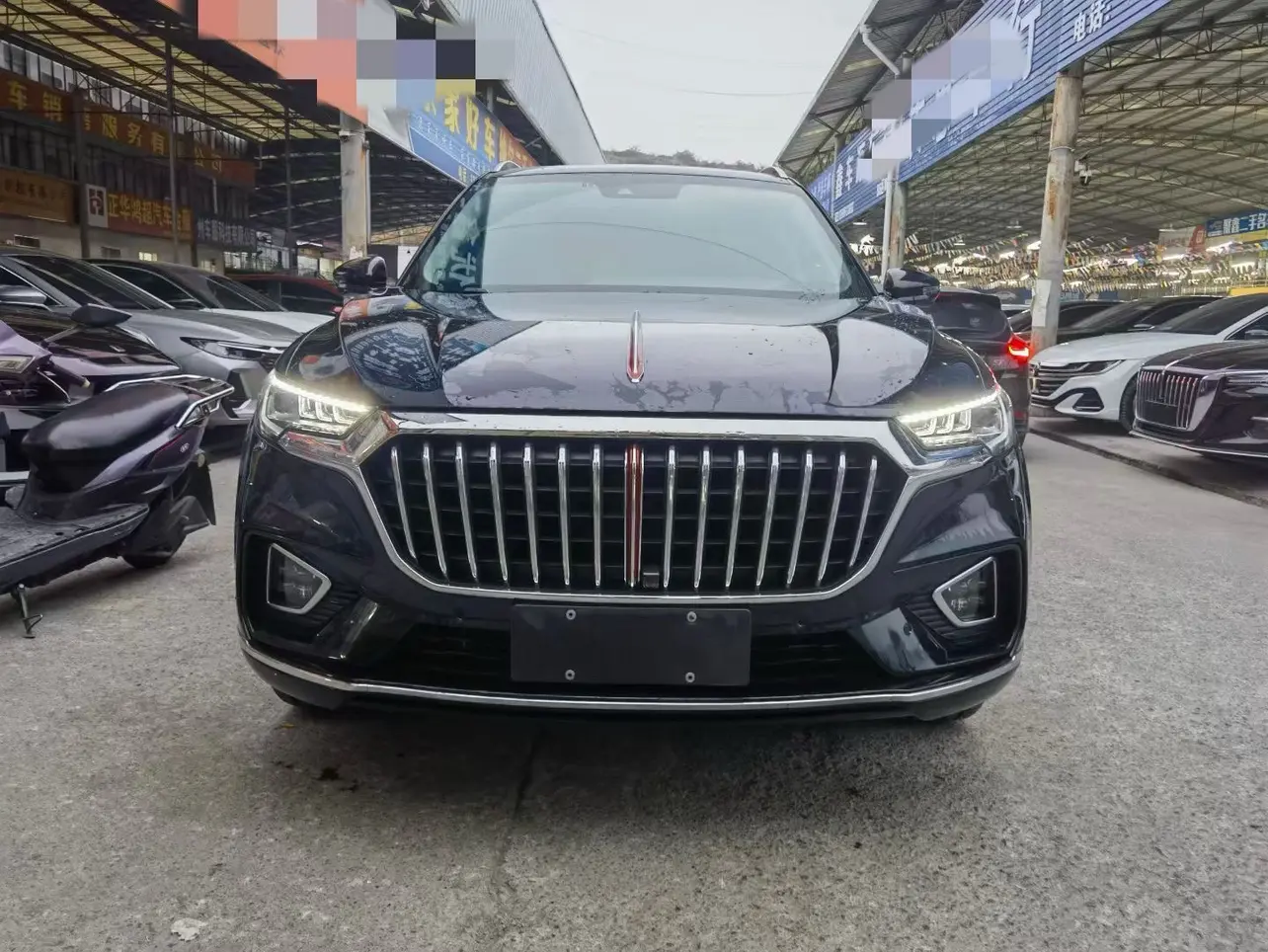 Hongqi HS5  из Китая