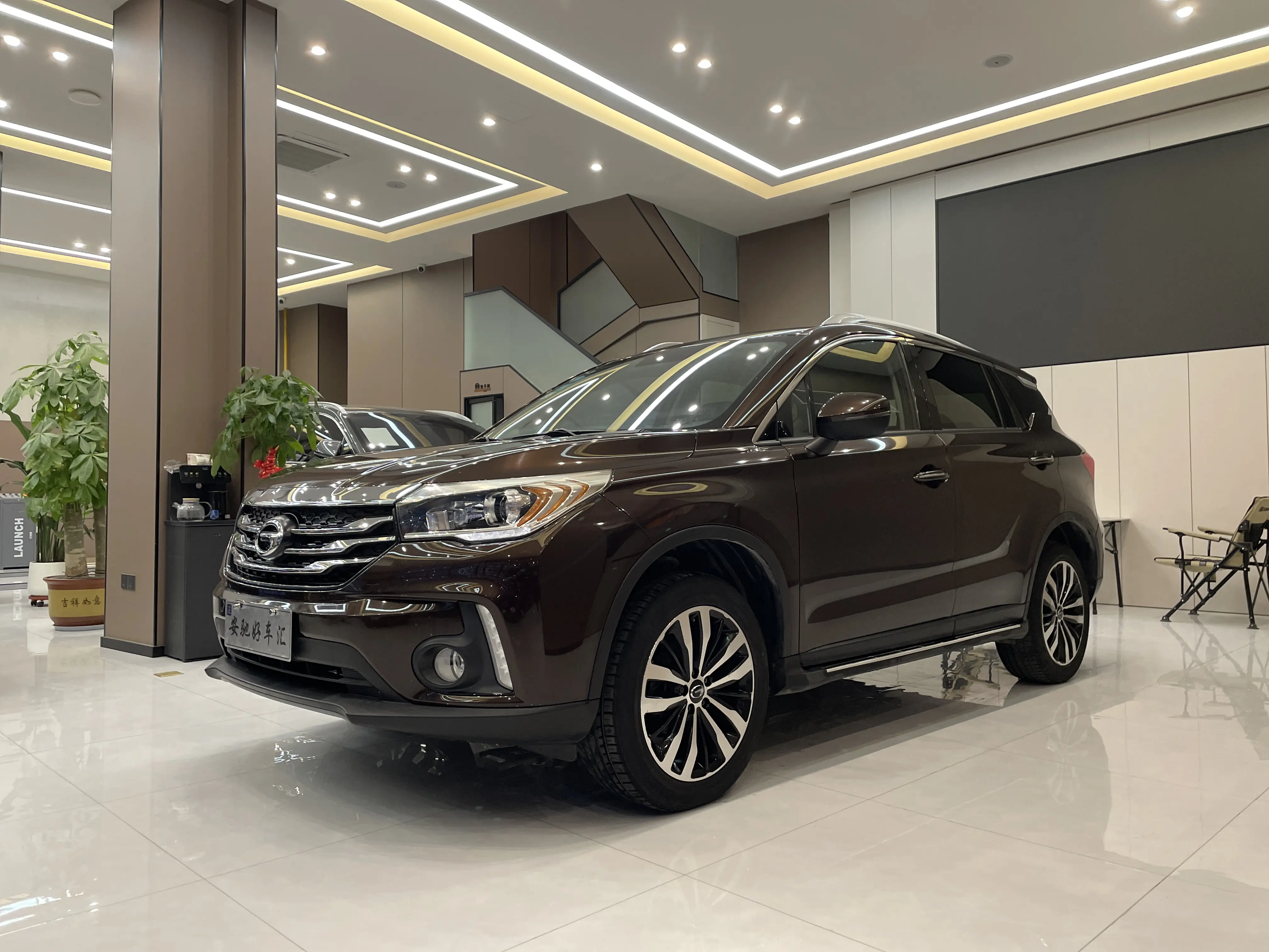 GAC Trumpchi GS4  из Китая