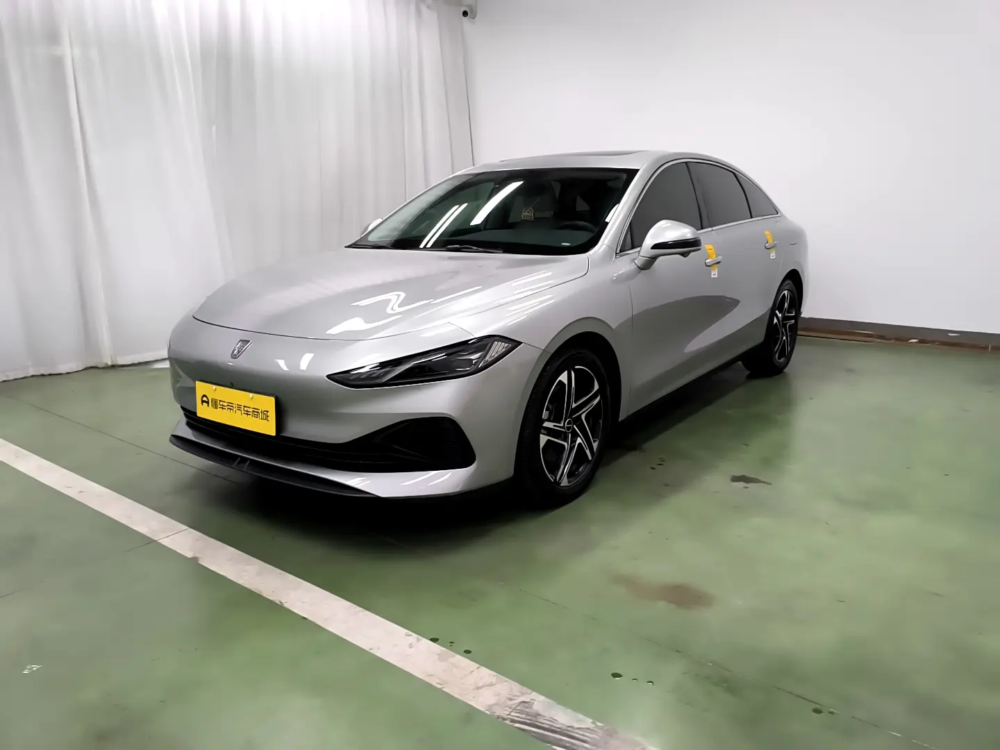 Roewe D7 DMH  из Китая