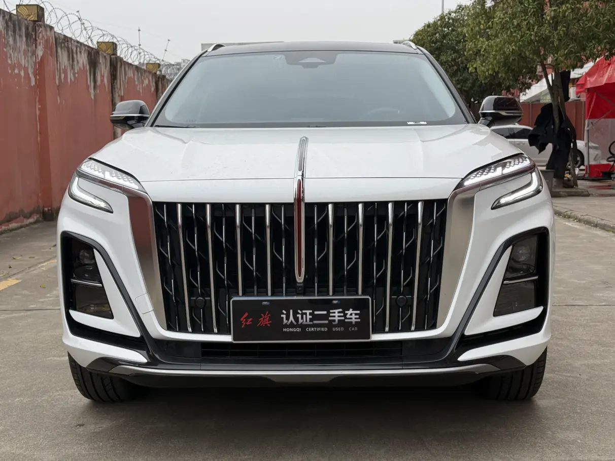 Hongqi HS3  из Китая