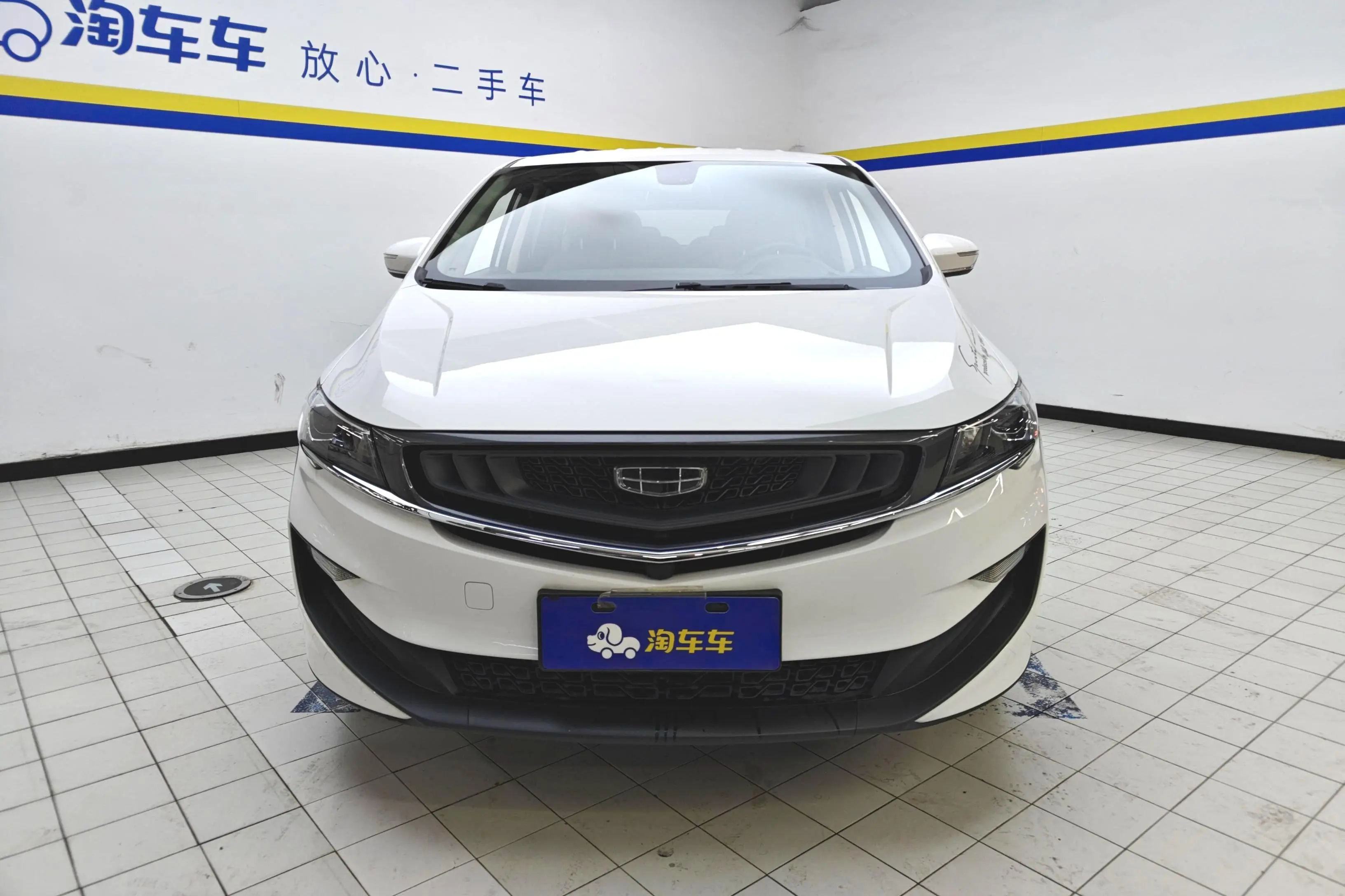 Geely Jiaji  из Китая