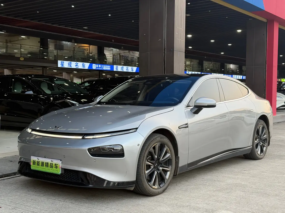Xpeng P7  из Китая