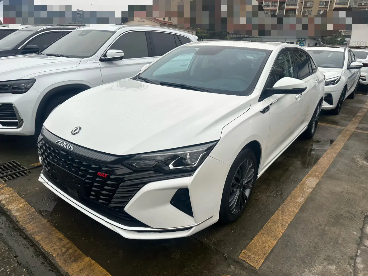 Dongfeng Yixuan MAX  из Китая