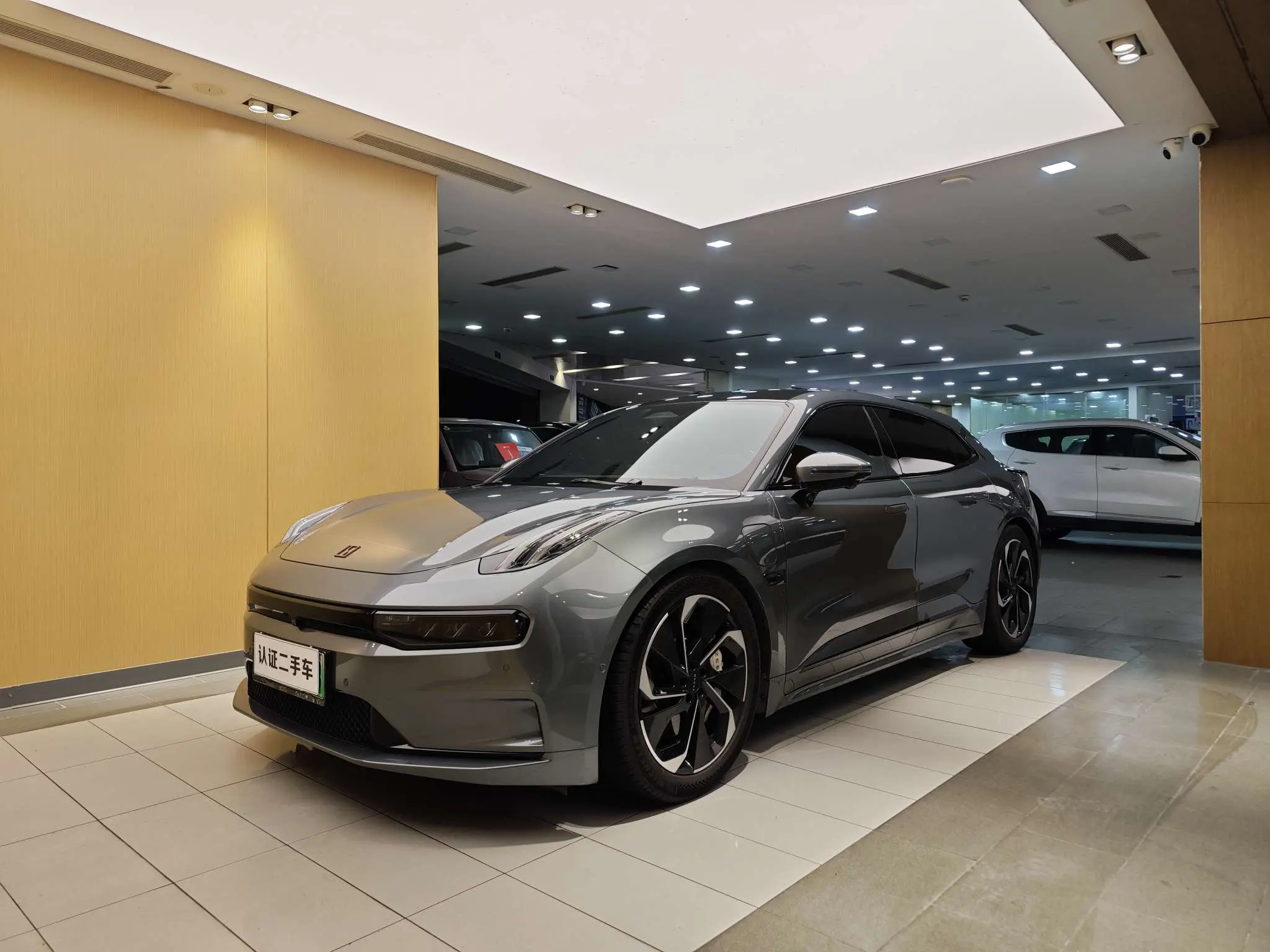 ZEEKR 001  из Китая