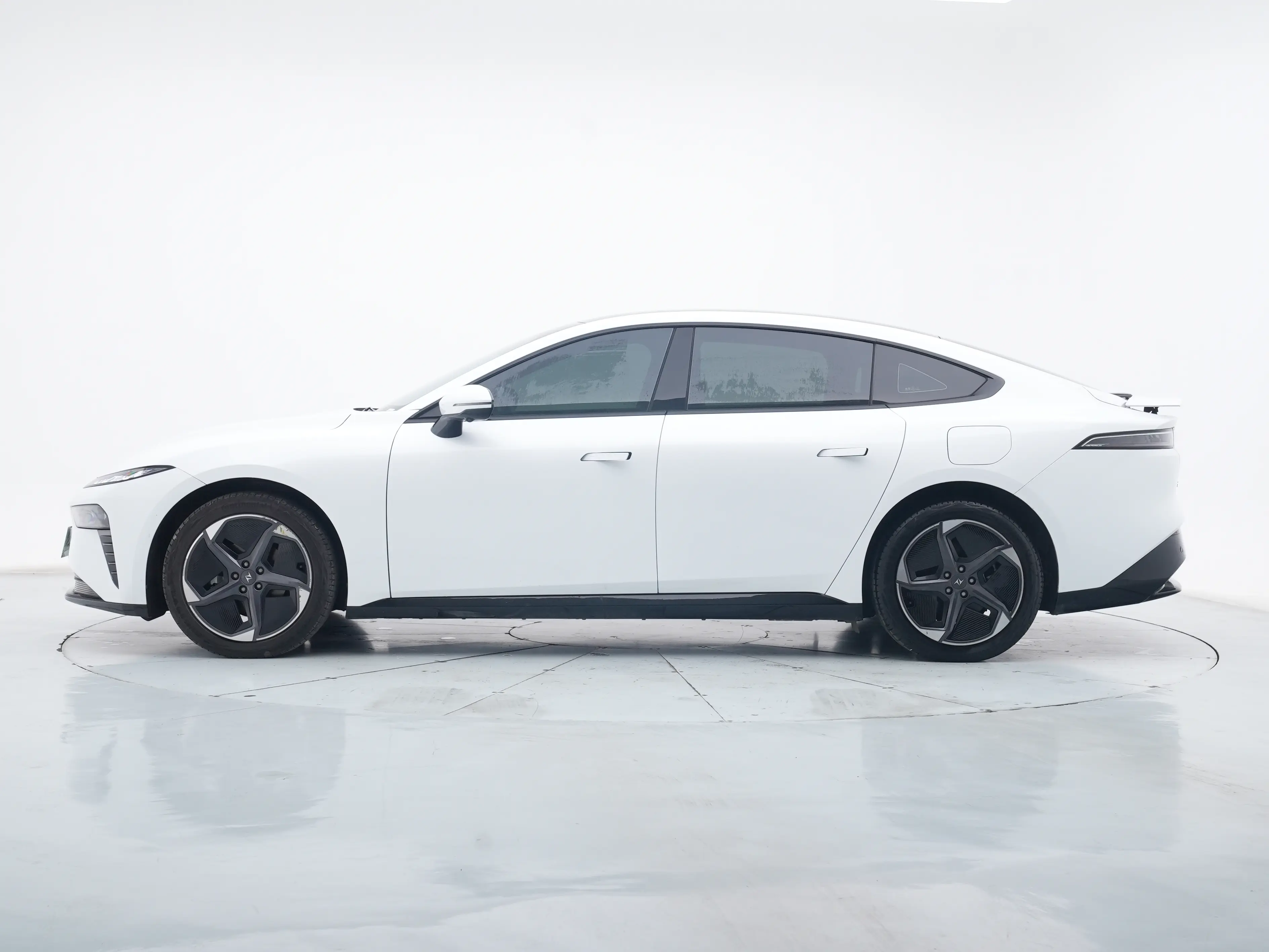 Dongfeng Eπ007  из Китая