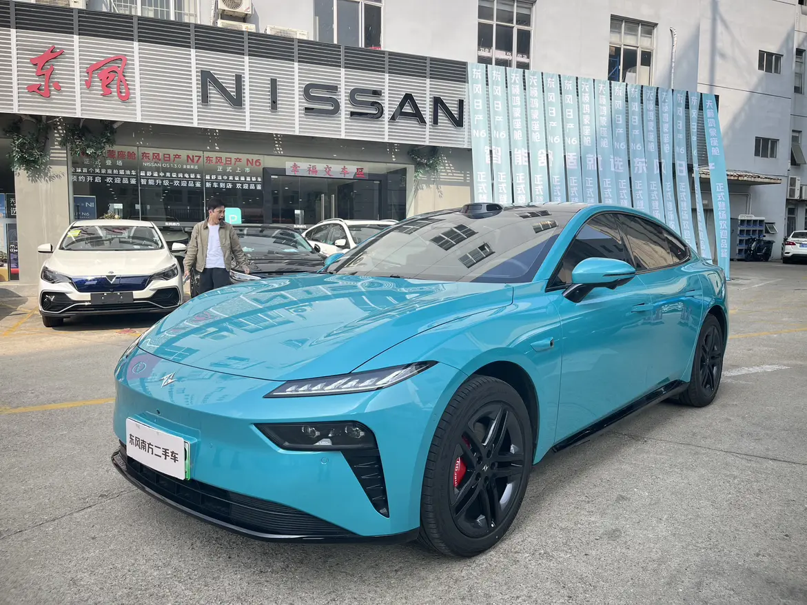 Dongfeng Eπ007  из Китая