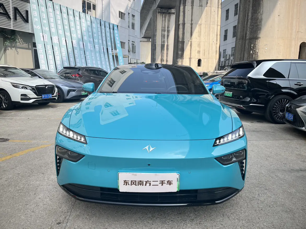 Dongfeng Eπ007  из Китая