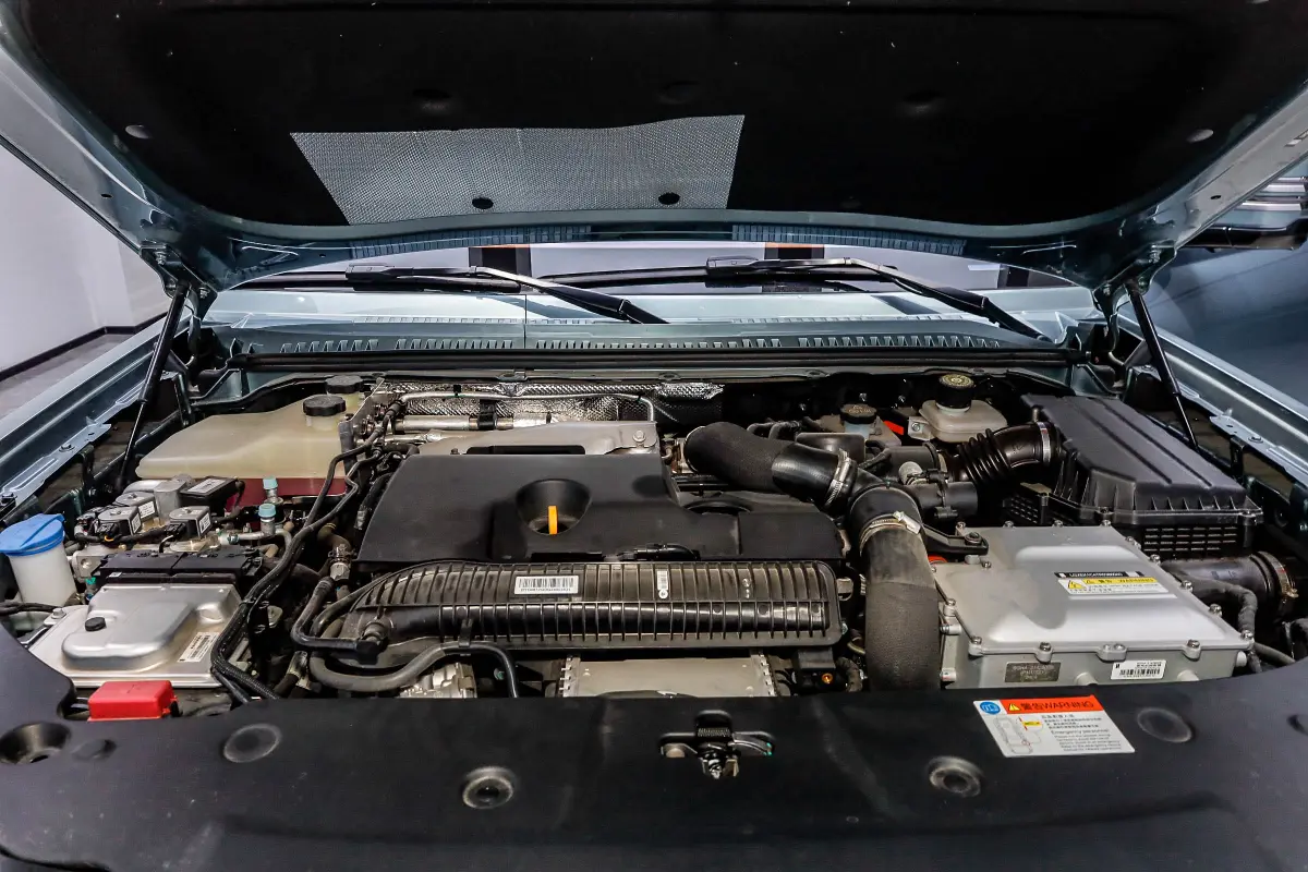 BYD Yangwang U8  из Китая