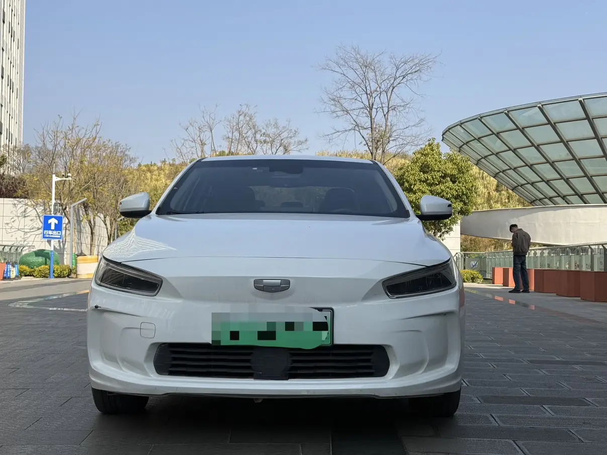 Geely Geometry A  из Китая