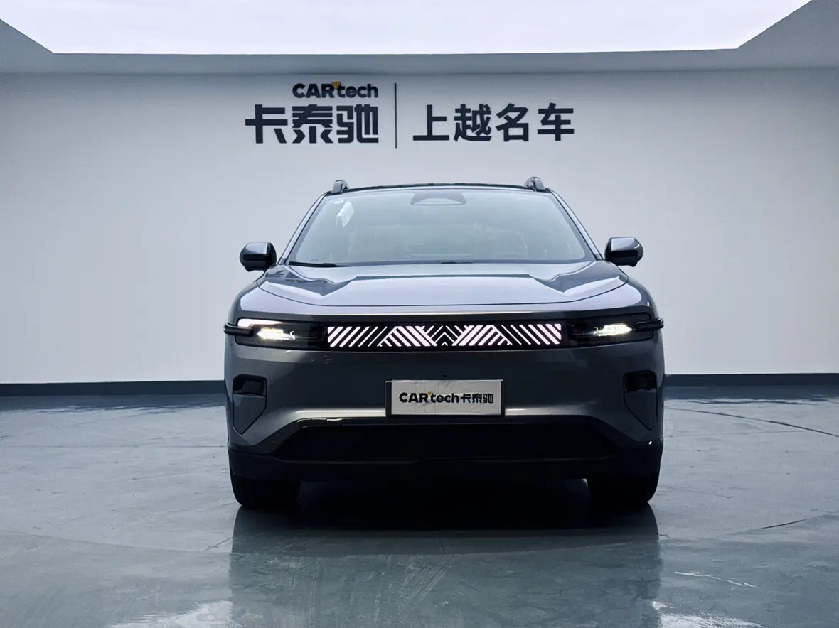 Changan Qiyuan E07  из Китая
