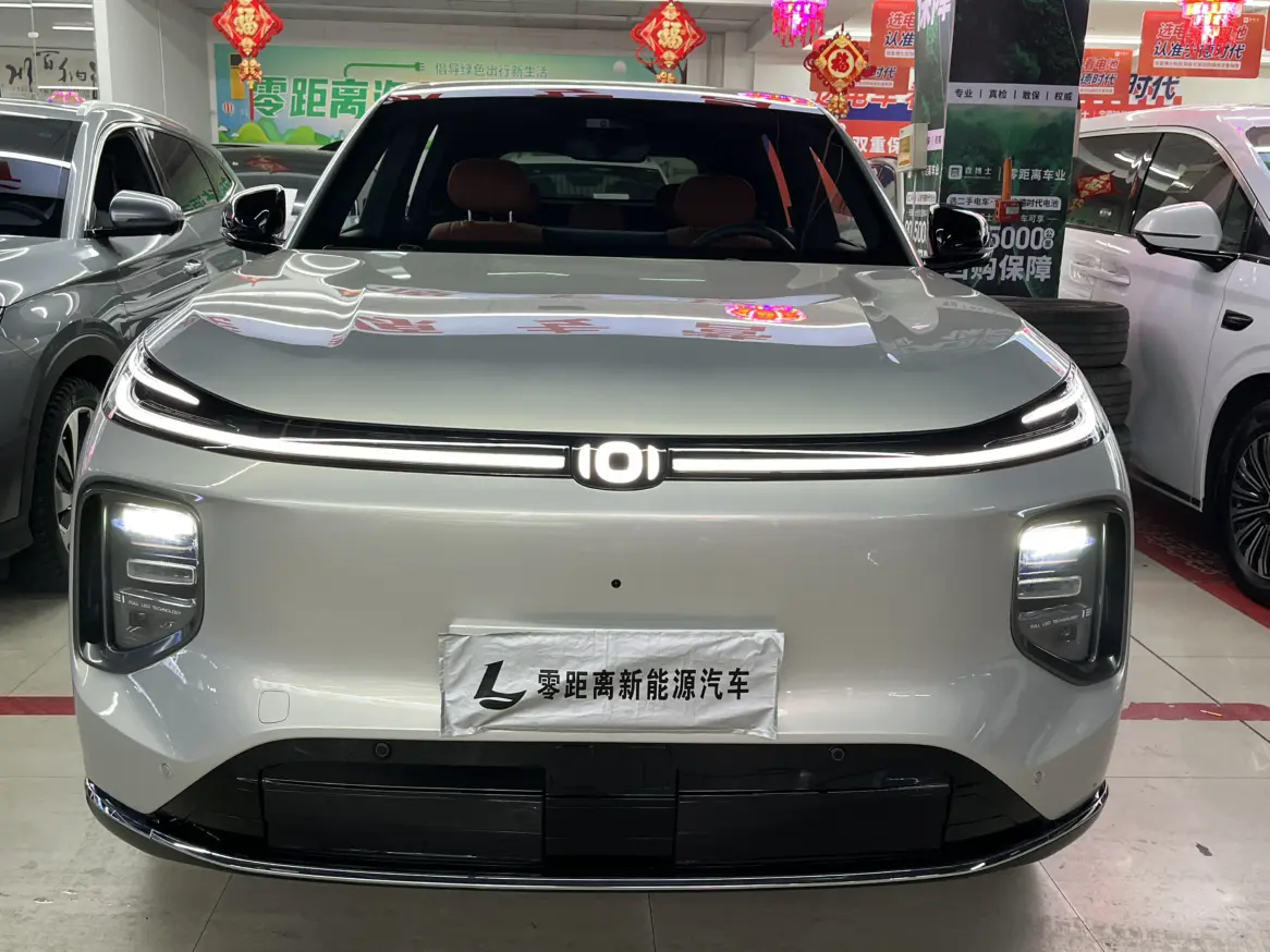 Changan Qiyuan Q07  из Китая