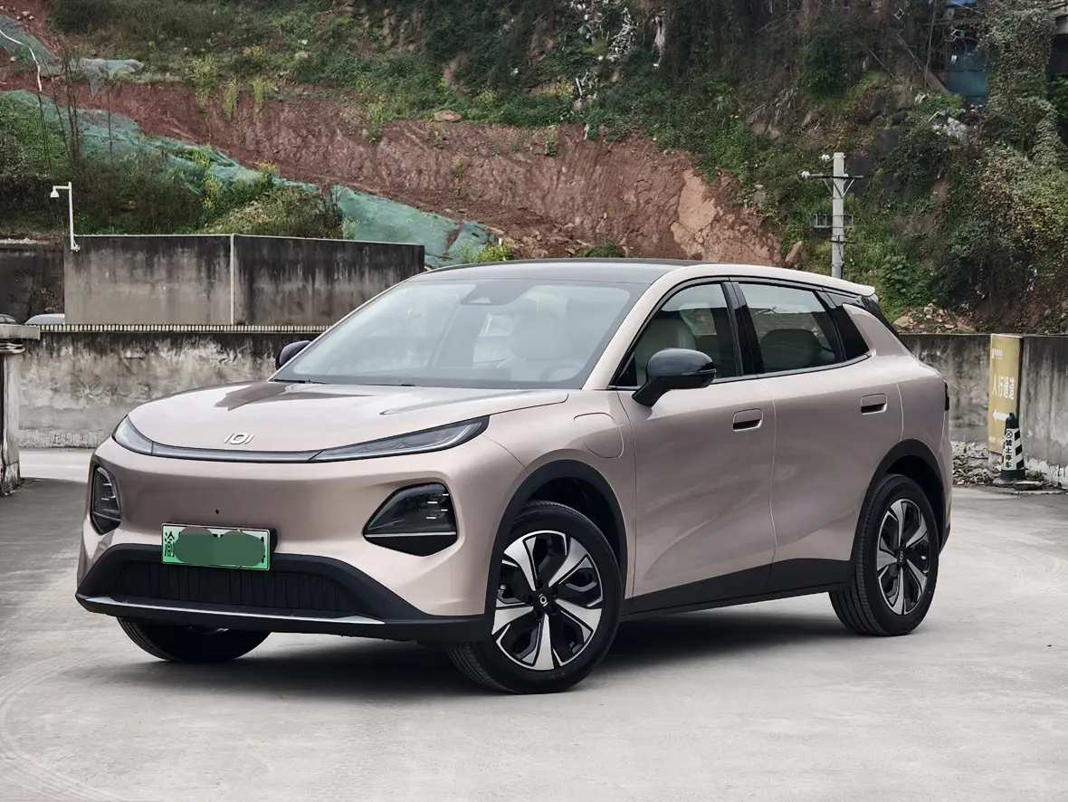 Changan Qiyuan Q05  из Китая