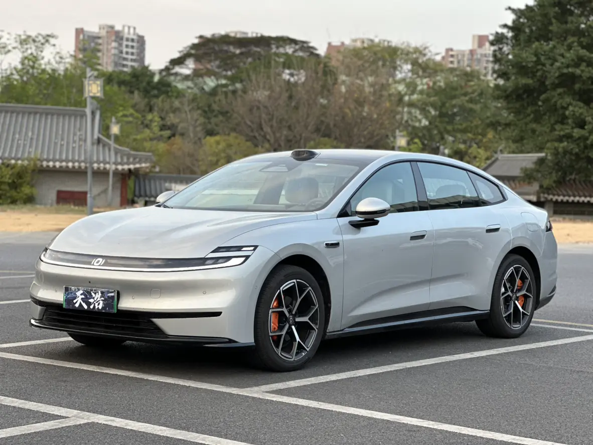 Changan Qiyuan A06  из Китая