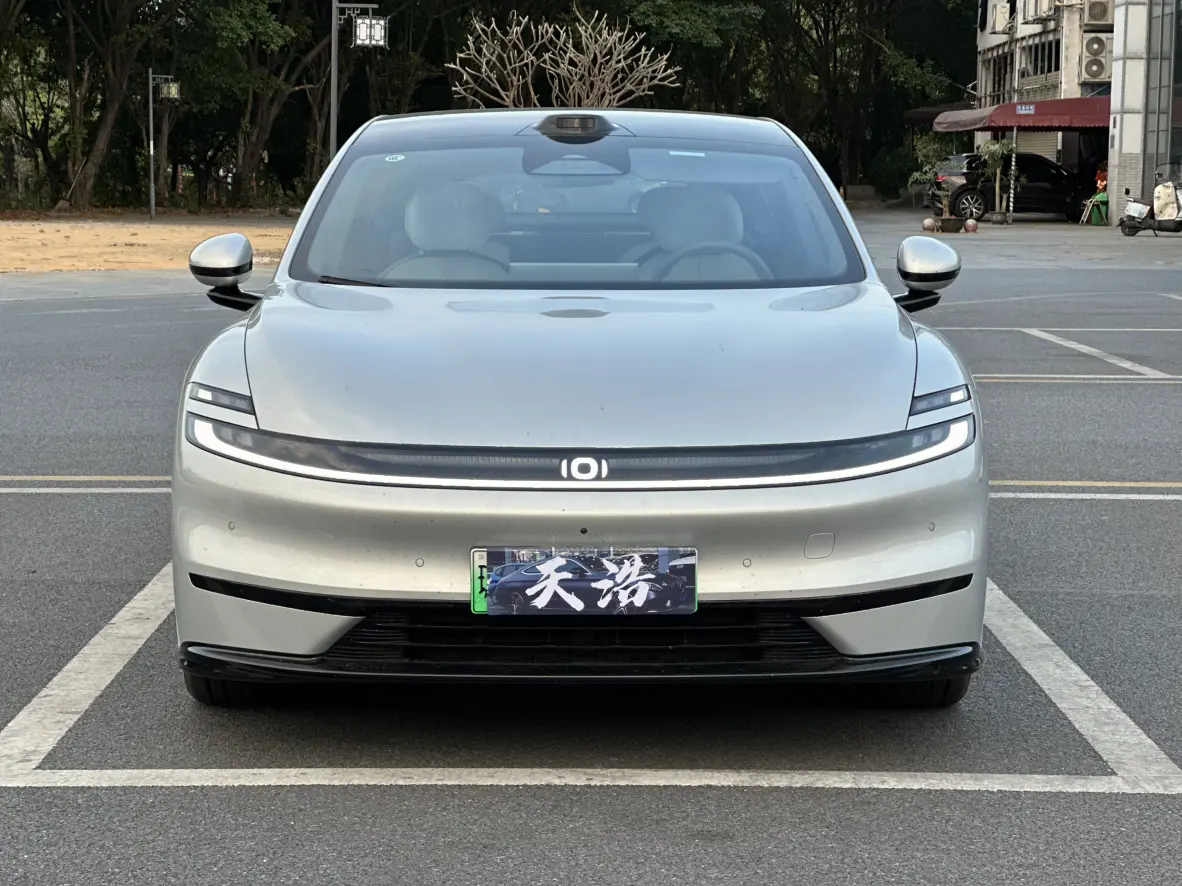 Changan Qiyuan A06  из Китая