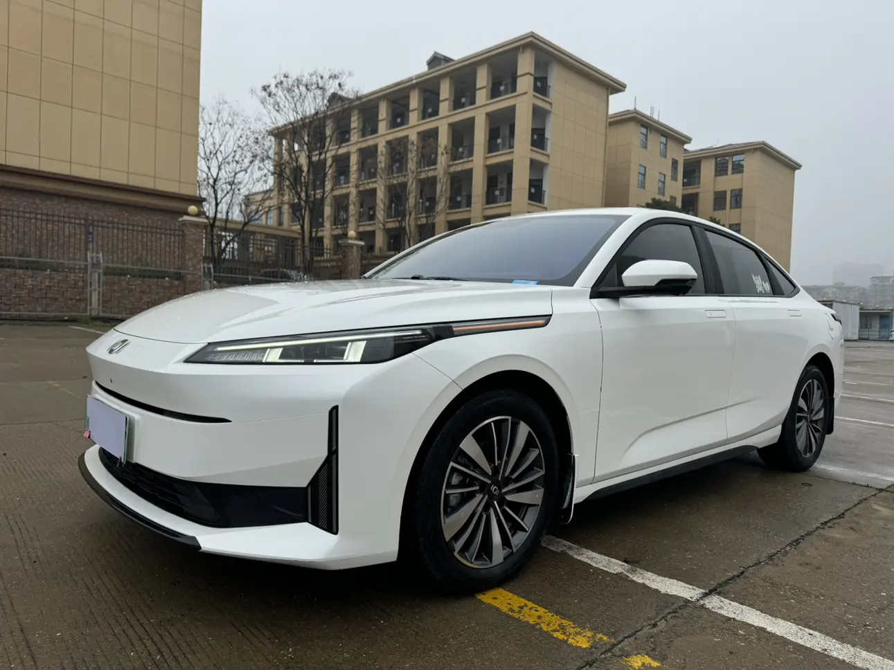 Changan Qiyuan A05  из Китая