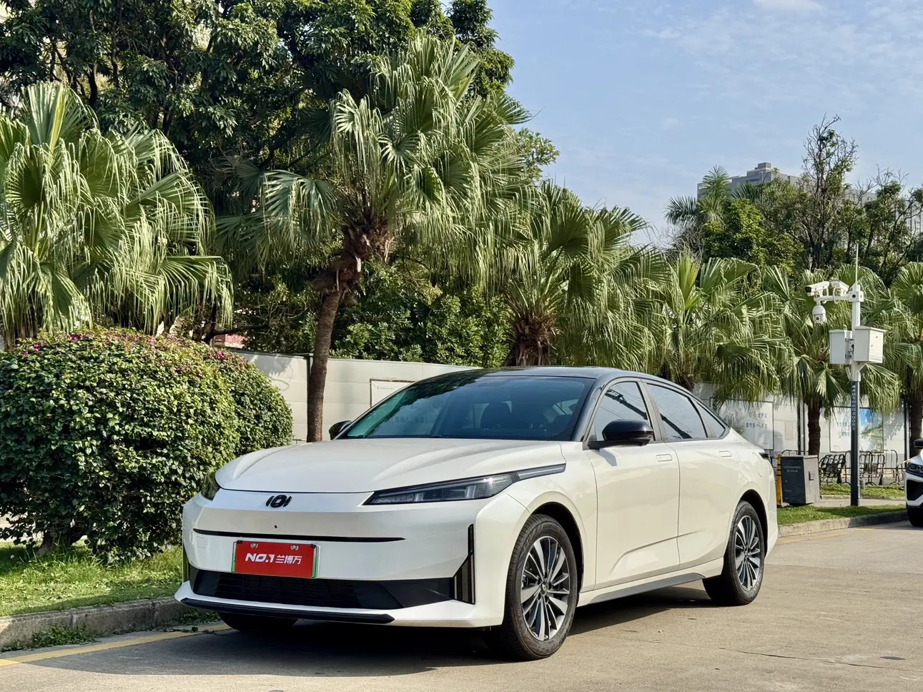 Changan Qiyuan A05  из Китая