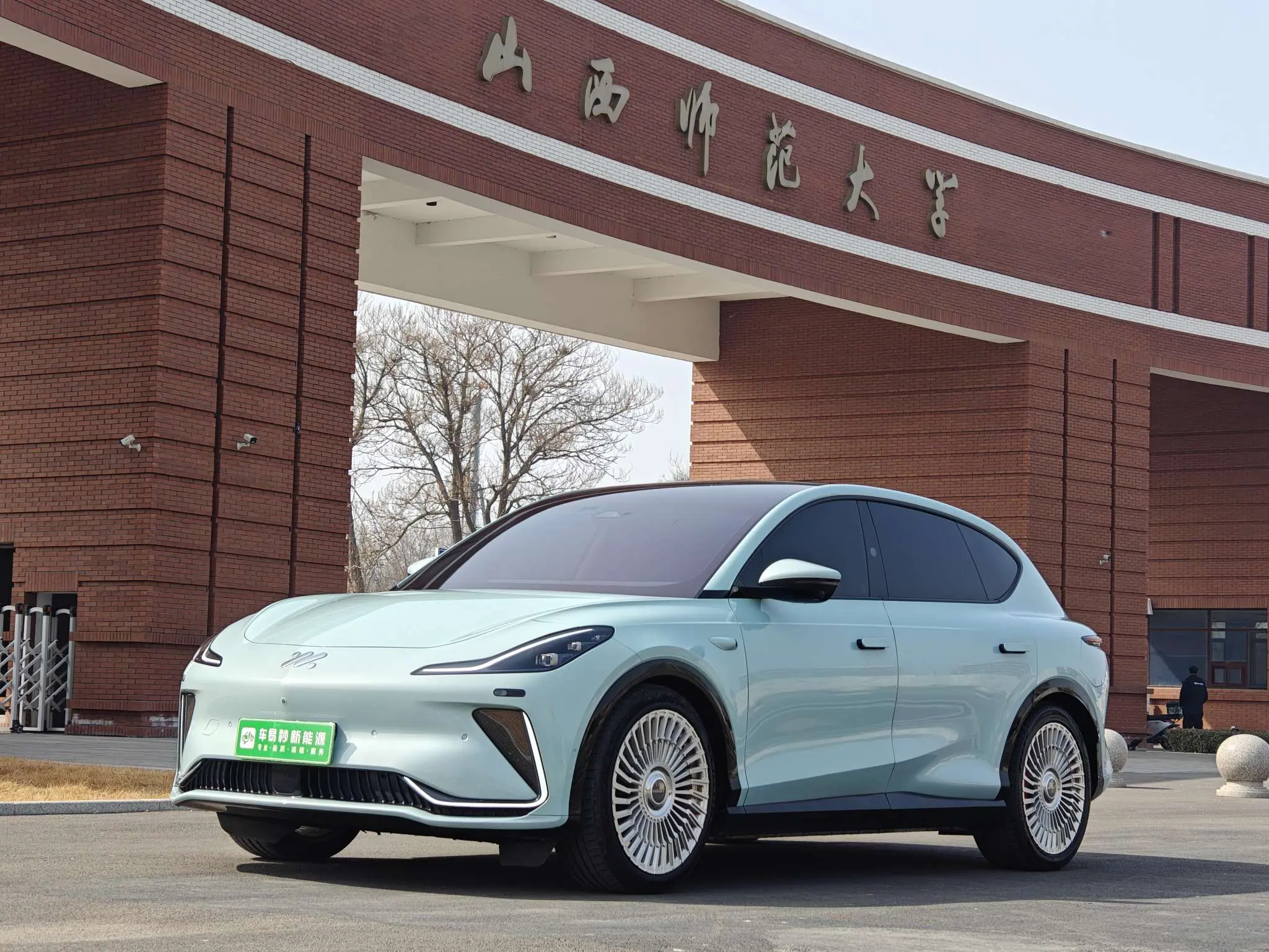 Zhiji LS7  из Китая