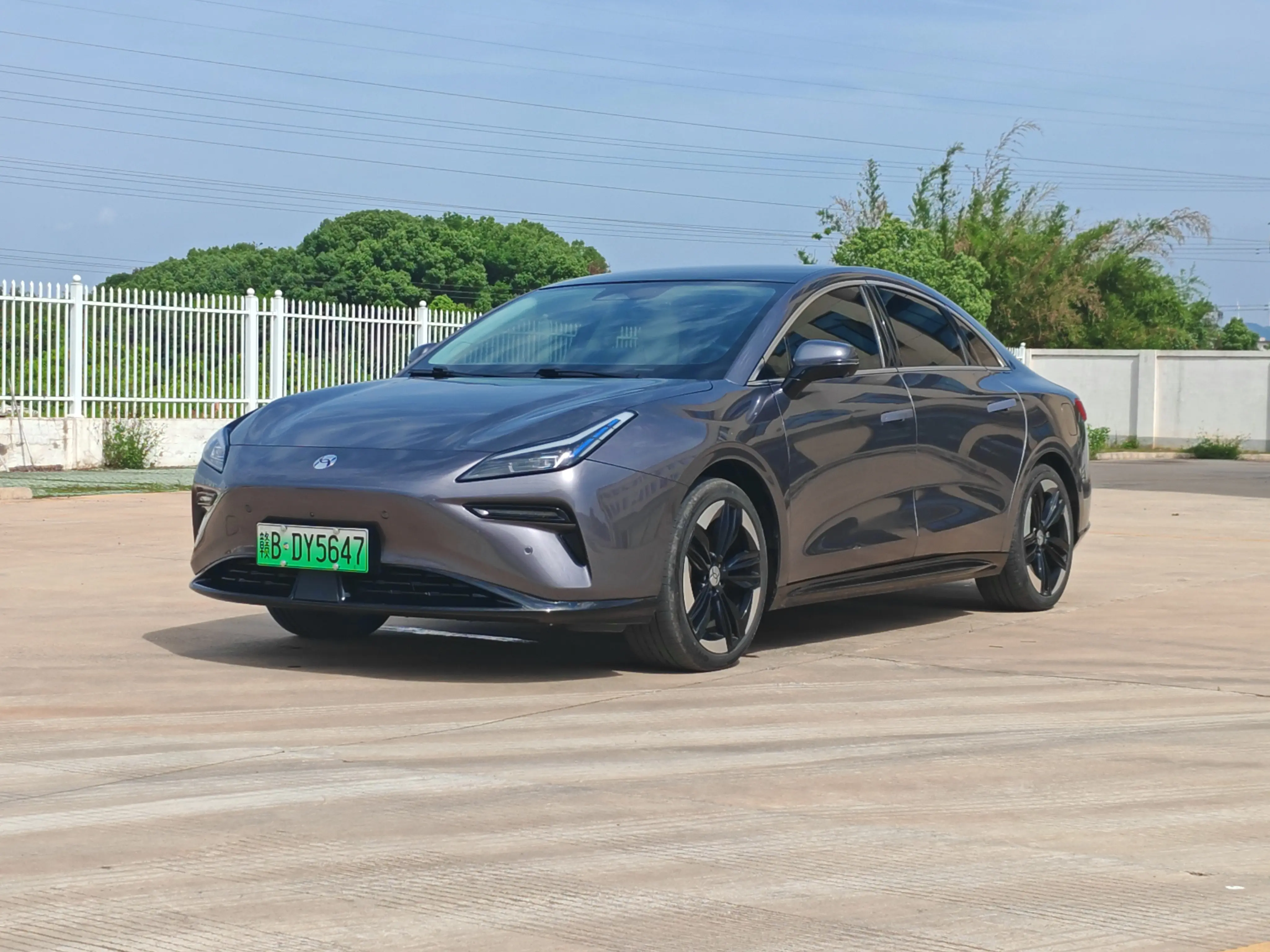 HYCAN Hechuang A06  из Китая