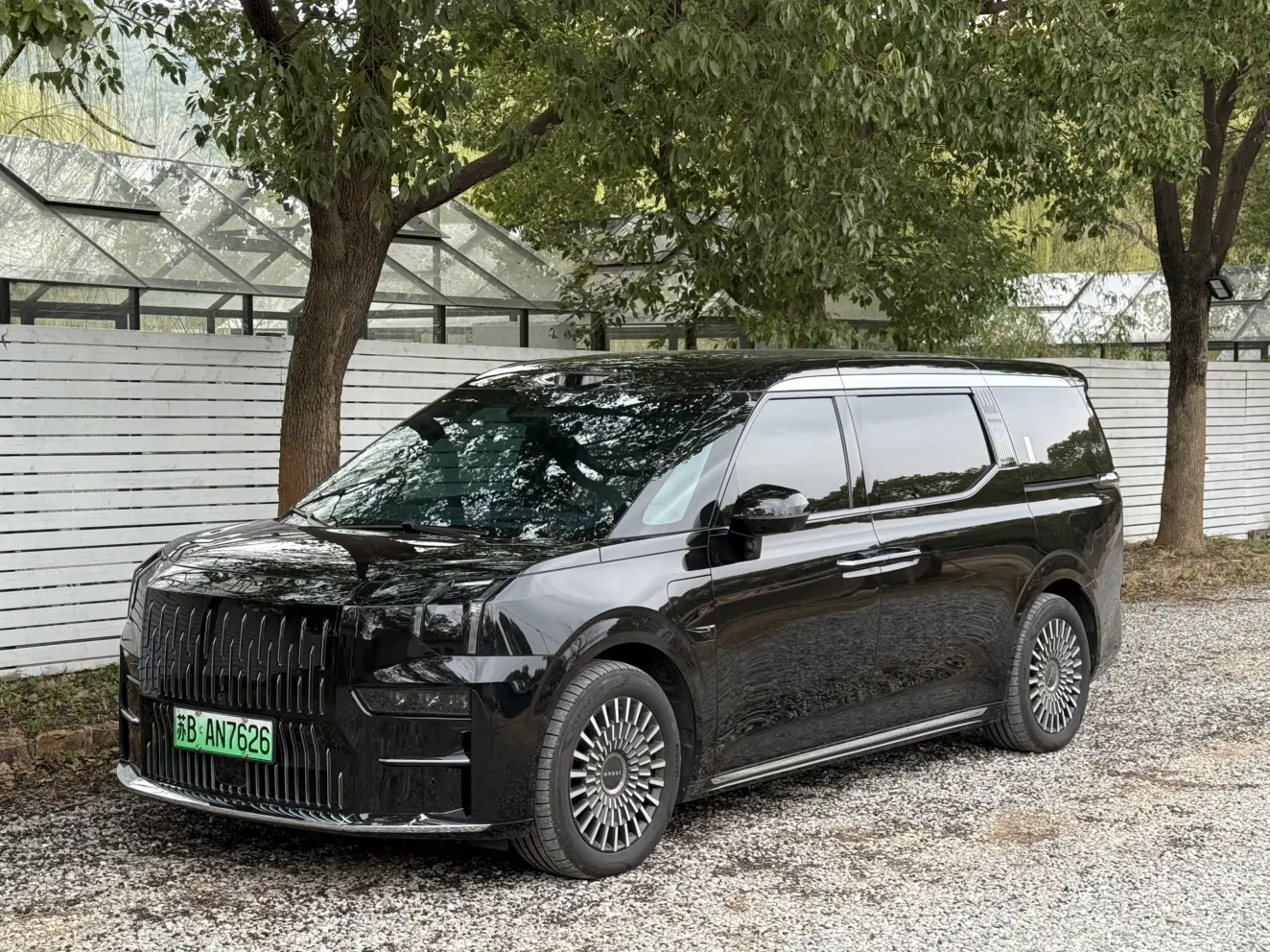 ZEEKR 009  из Китая