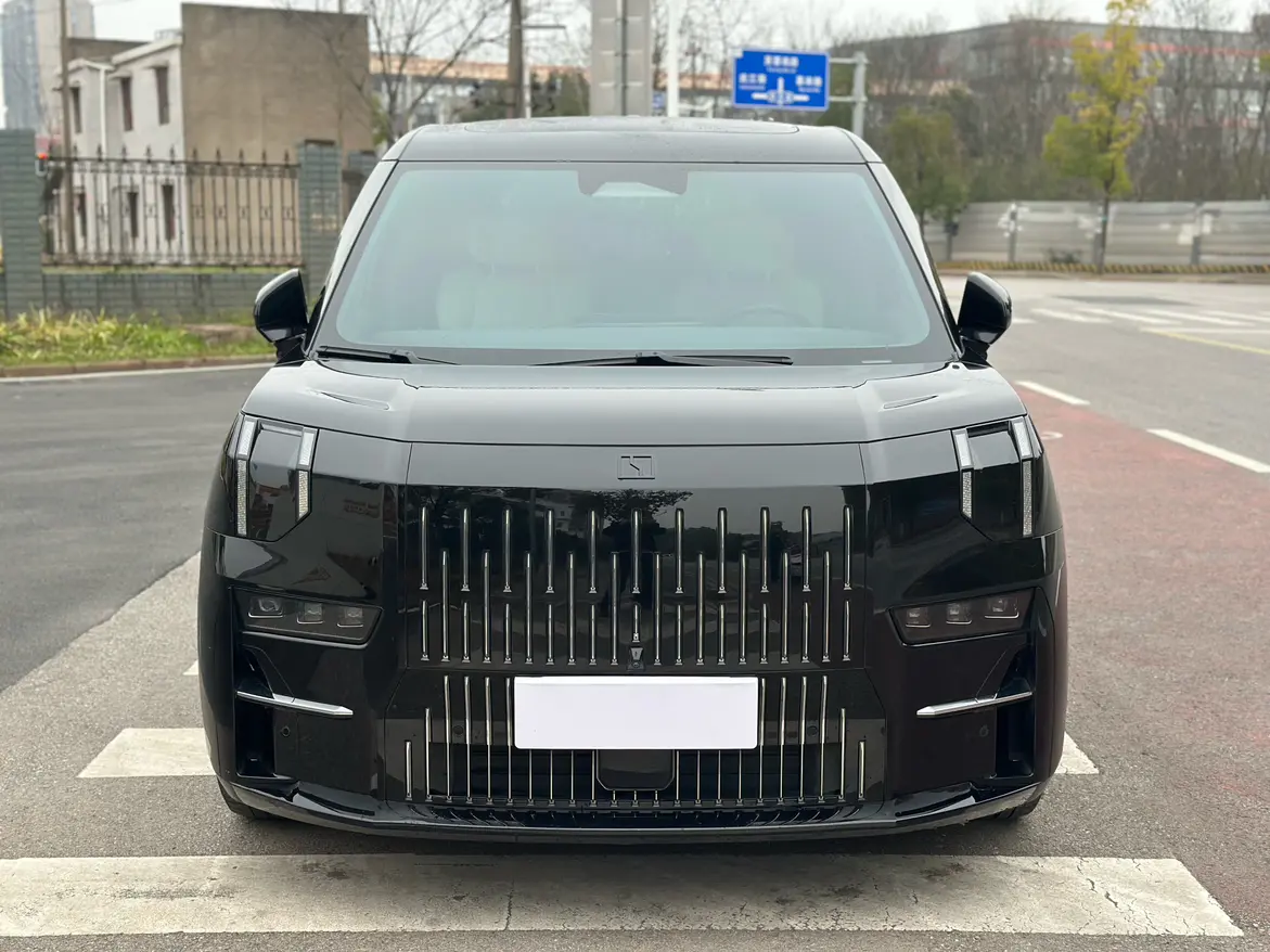 ZEEKR 009  из Китая