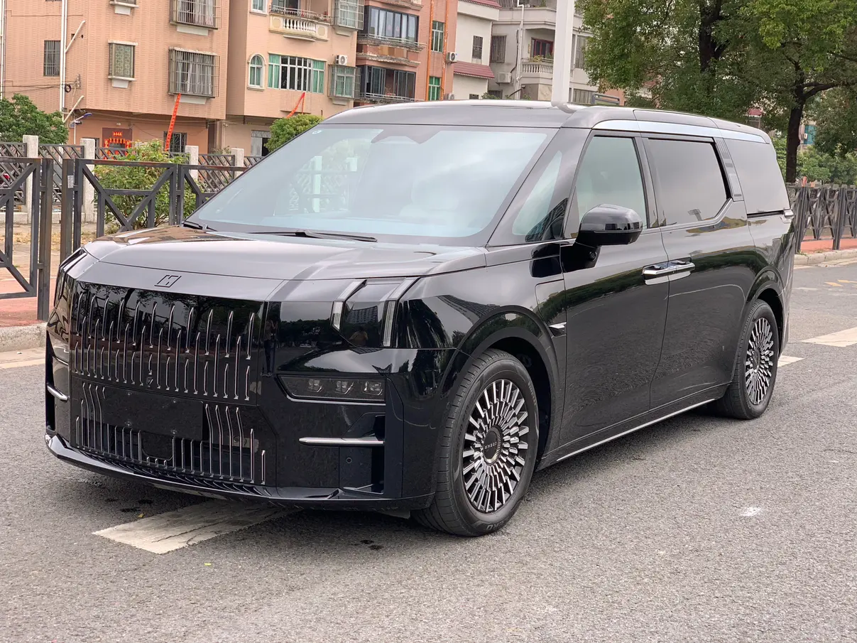 ZEEKR 009  из Китая