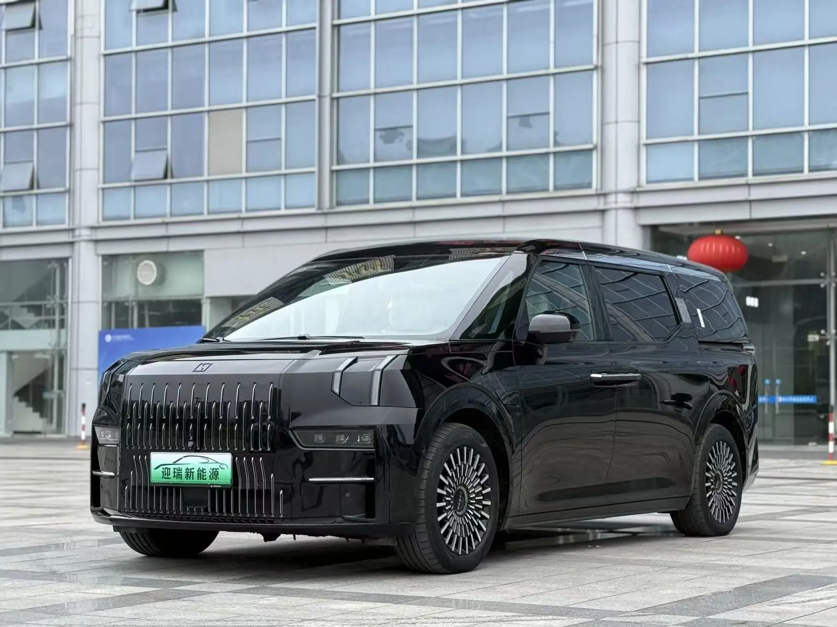 ZEEKR 009  из Китая