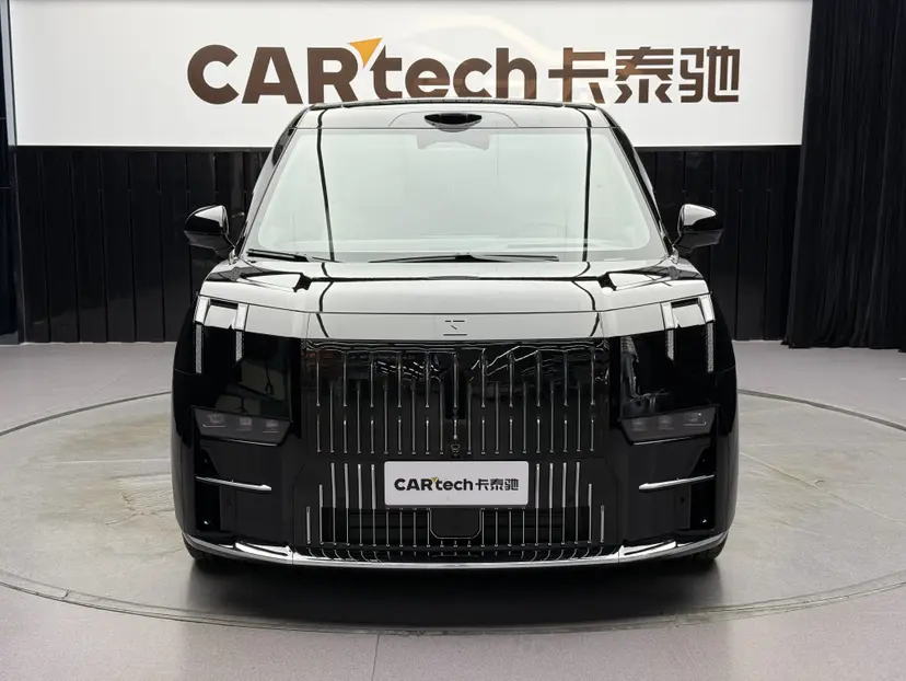 ZEEKR 009  из Китая