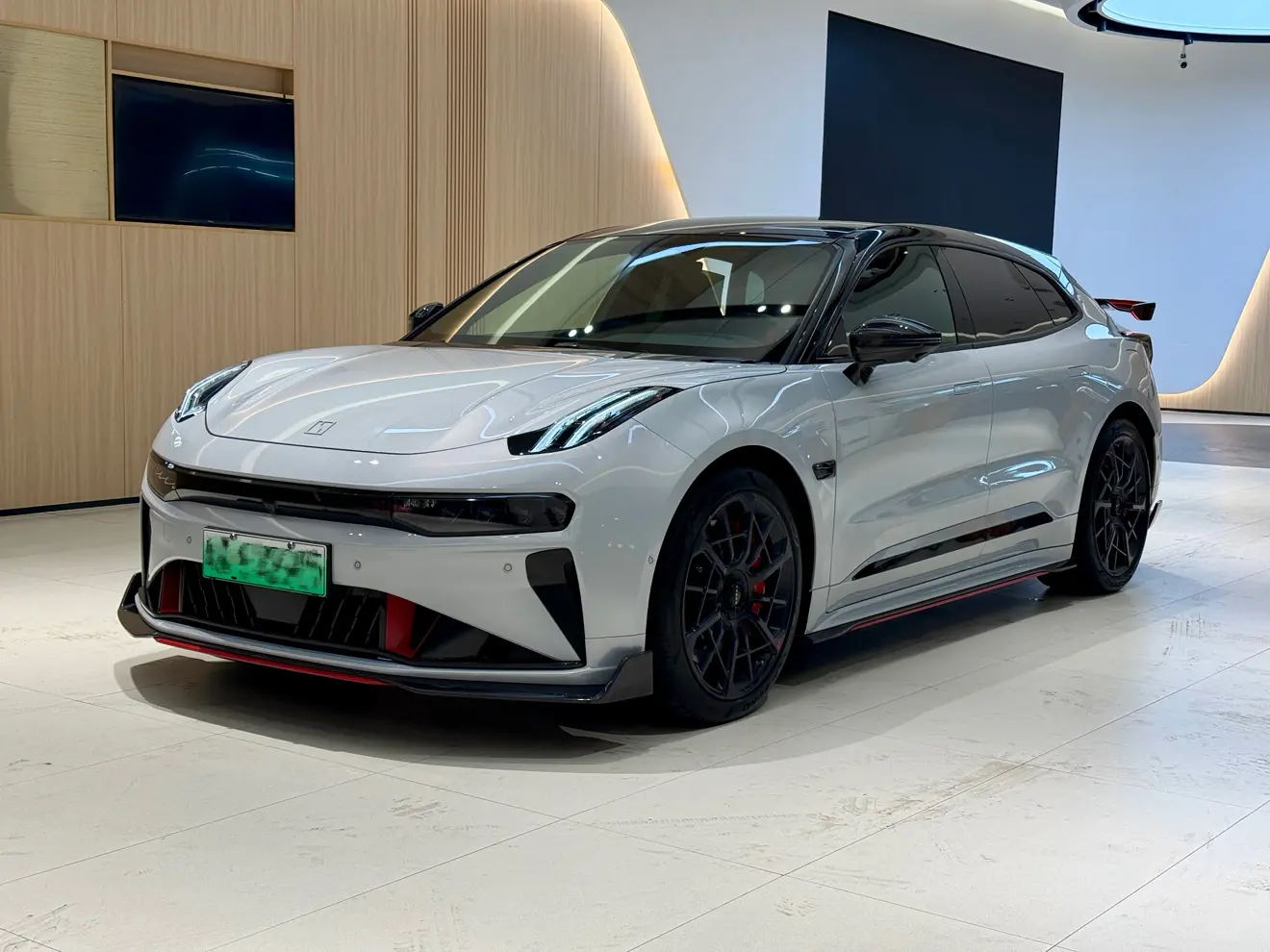 ZEEKR 001 FR  из Китая