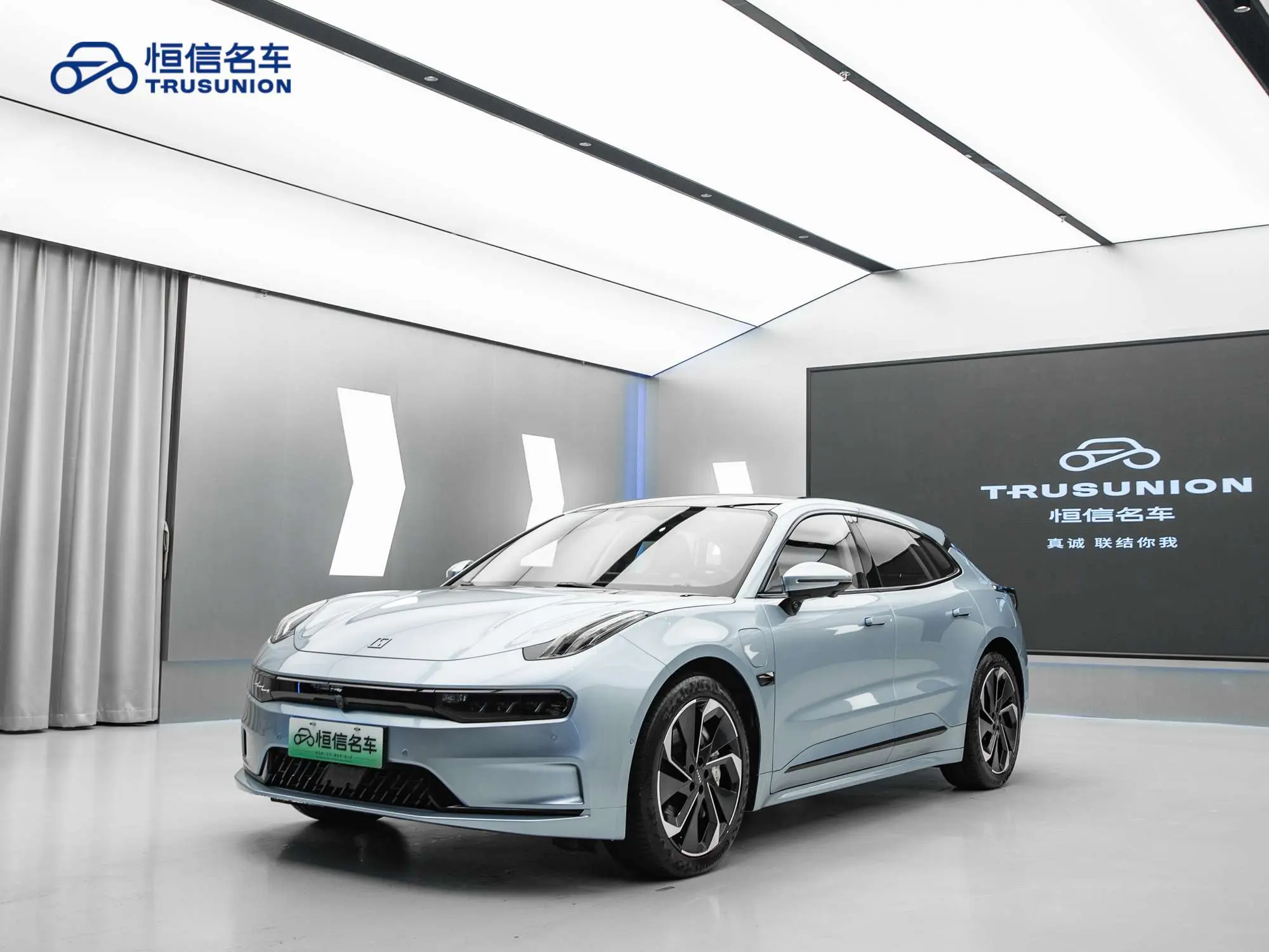 ZEEKR 001  из Китая