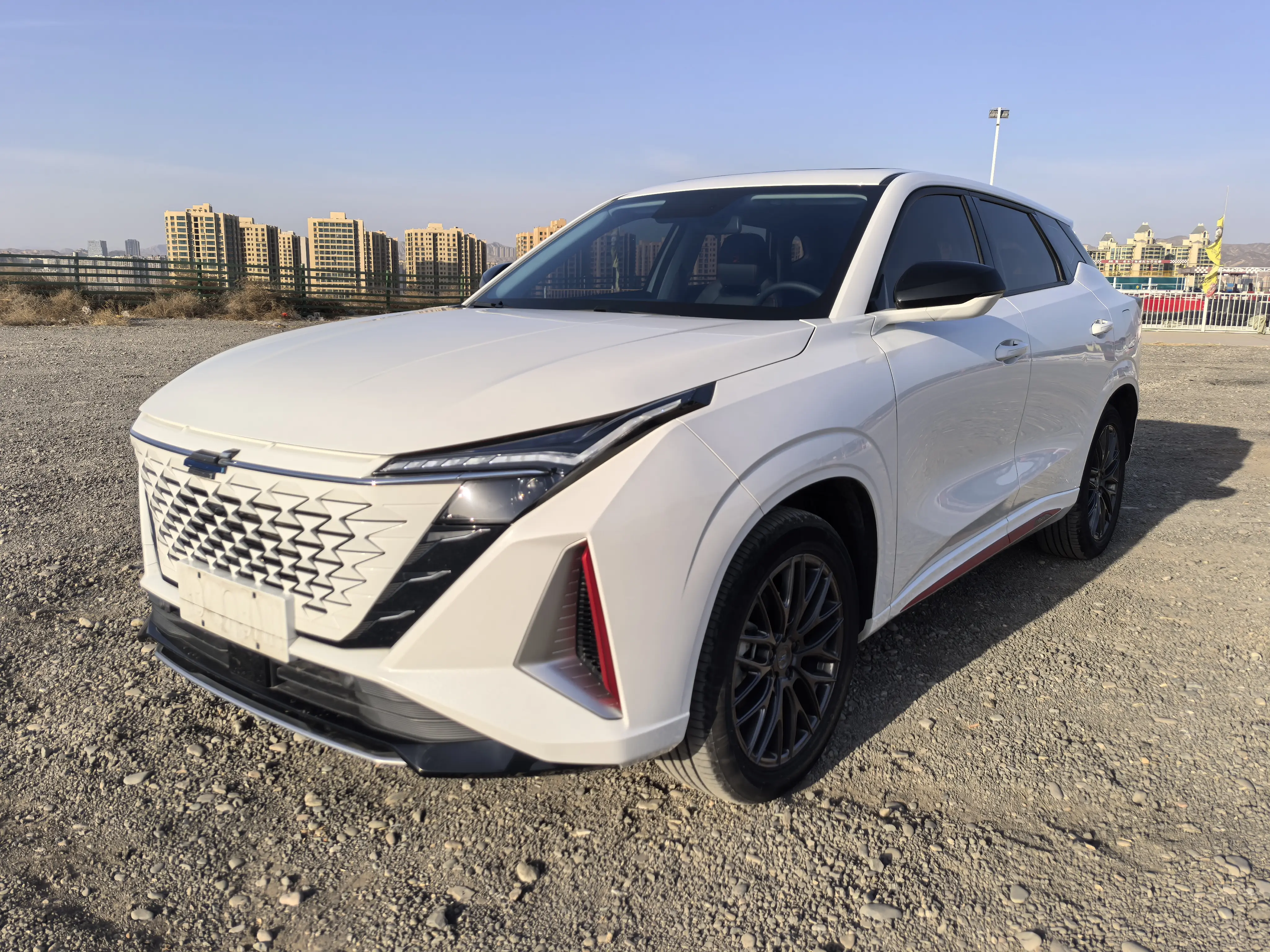 Oshan Changan Auchan Z6
