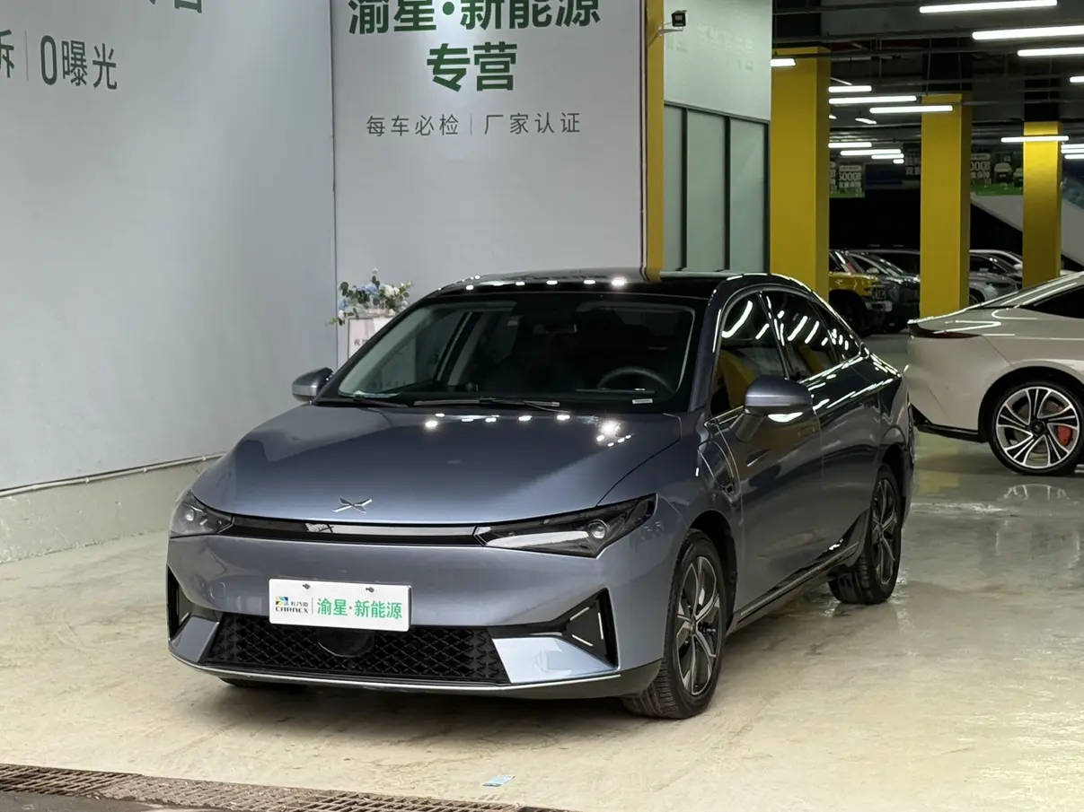Xpeng P5  из Китая