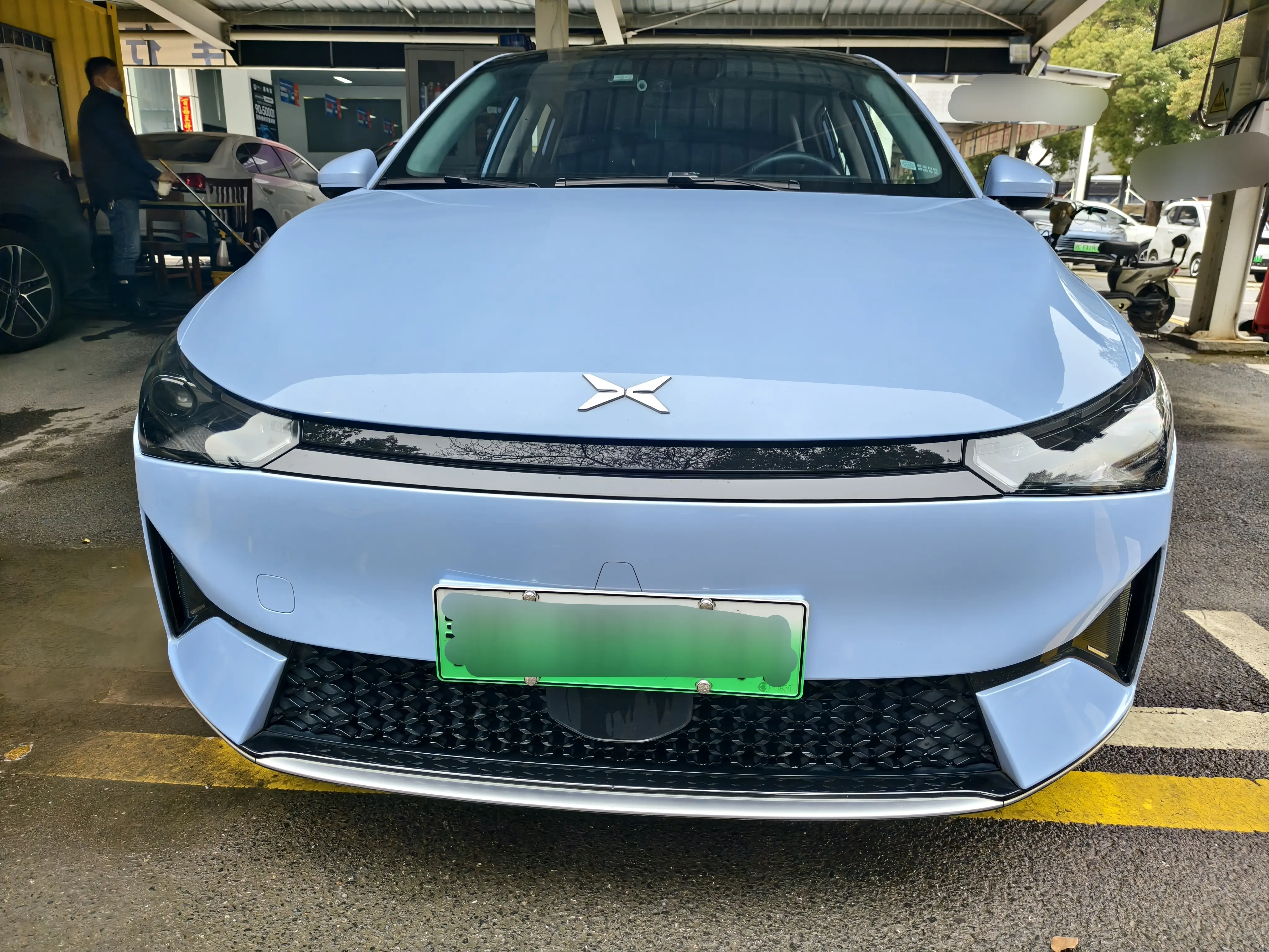 Xpeng P5  из Китая