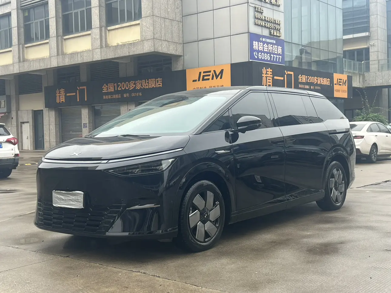 Xpeng X9  из Китая