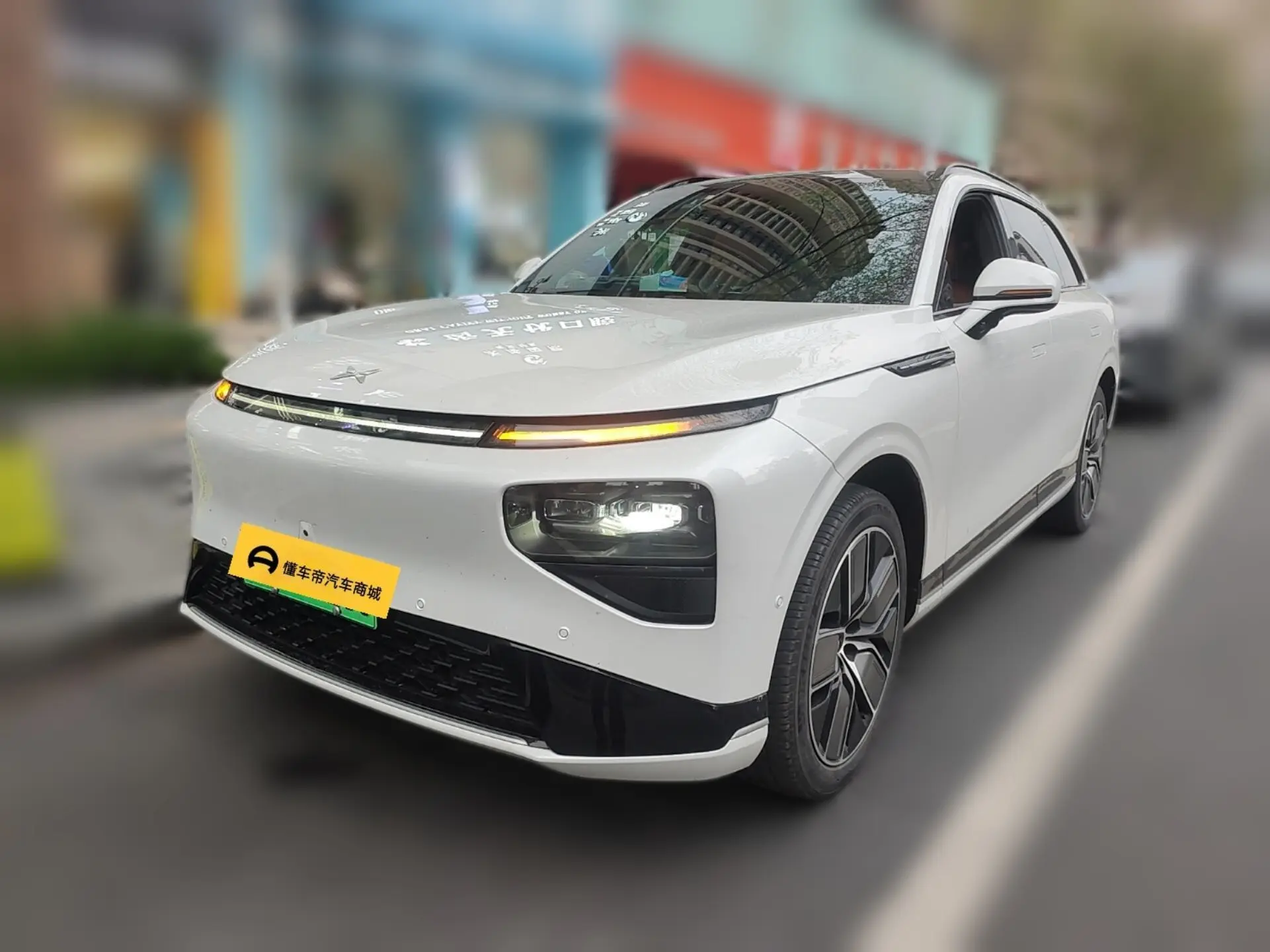 Xpeng G9  из Китая