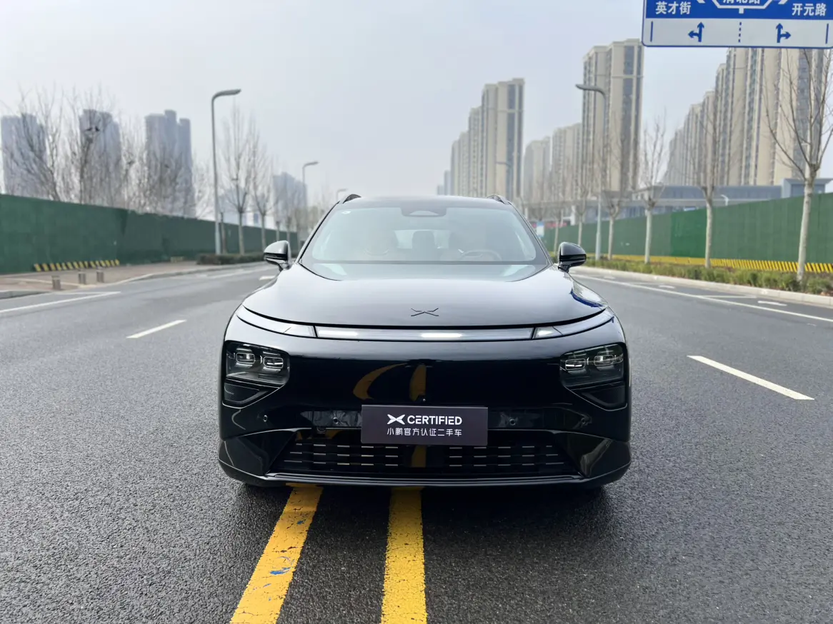 Xpeng G9  из Китая