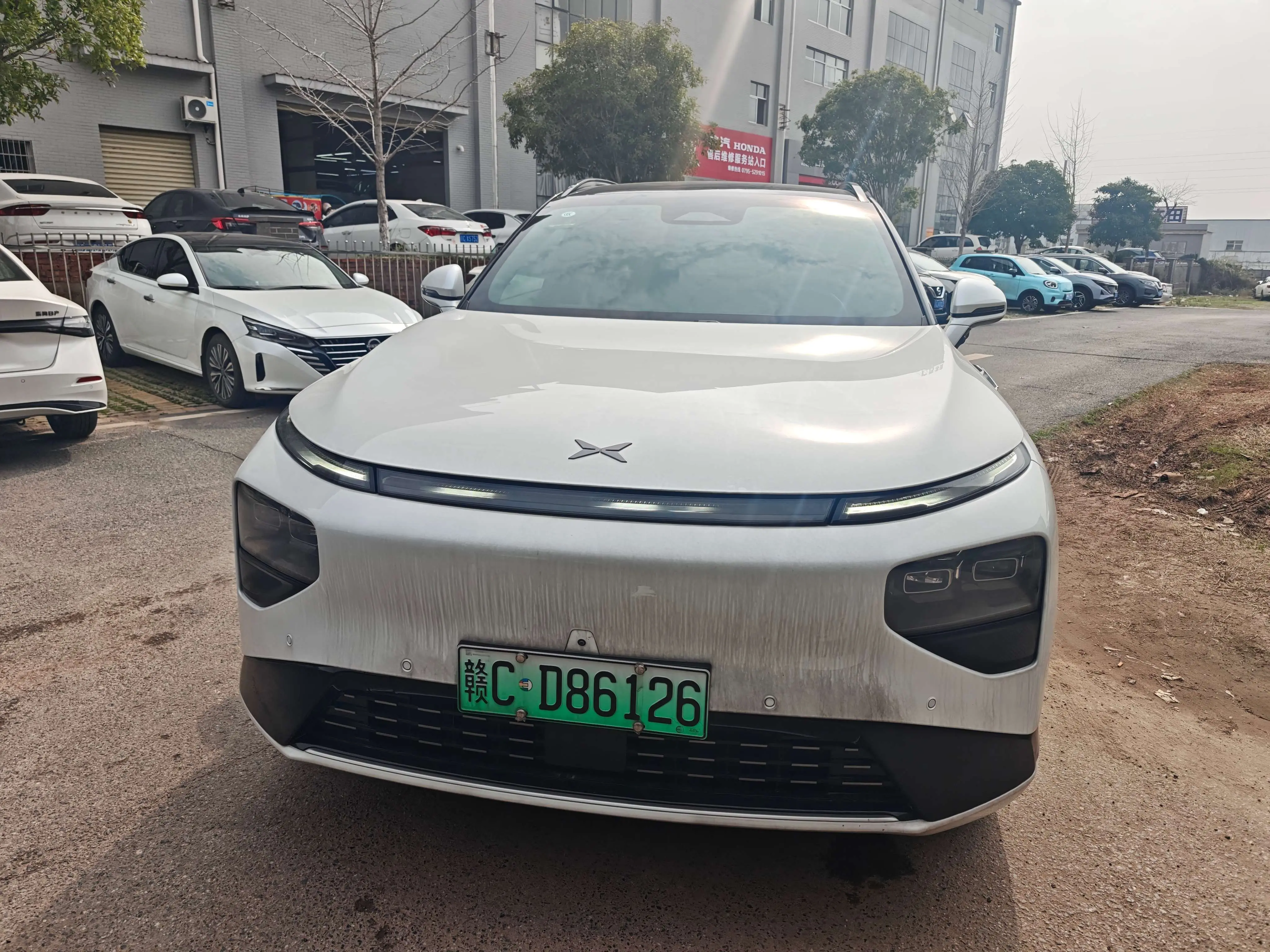 Xpeng G9  из Китая