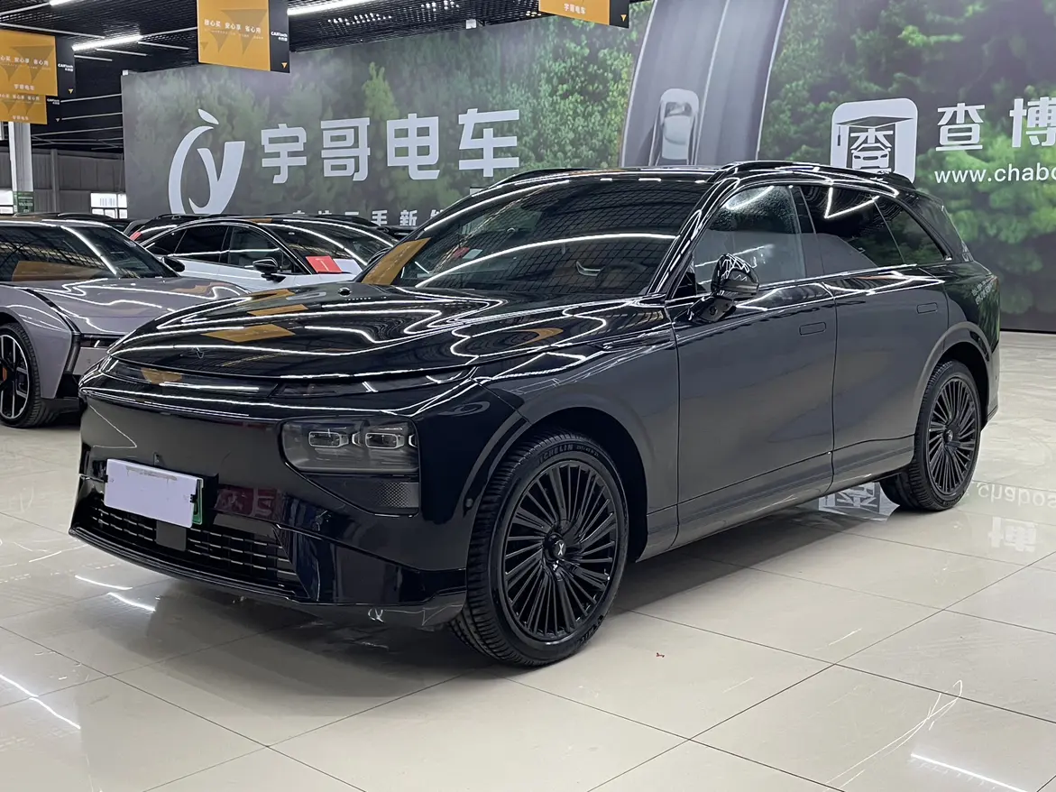 Xpeng G9  из Китая