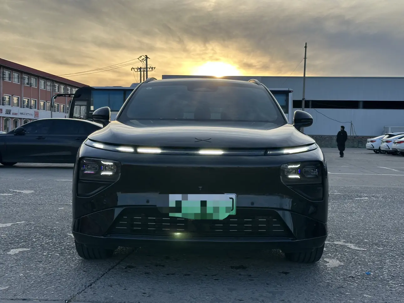 Xpeng G9  из Китая