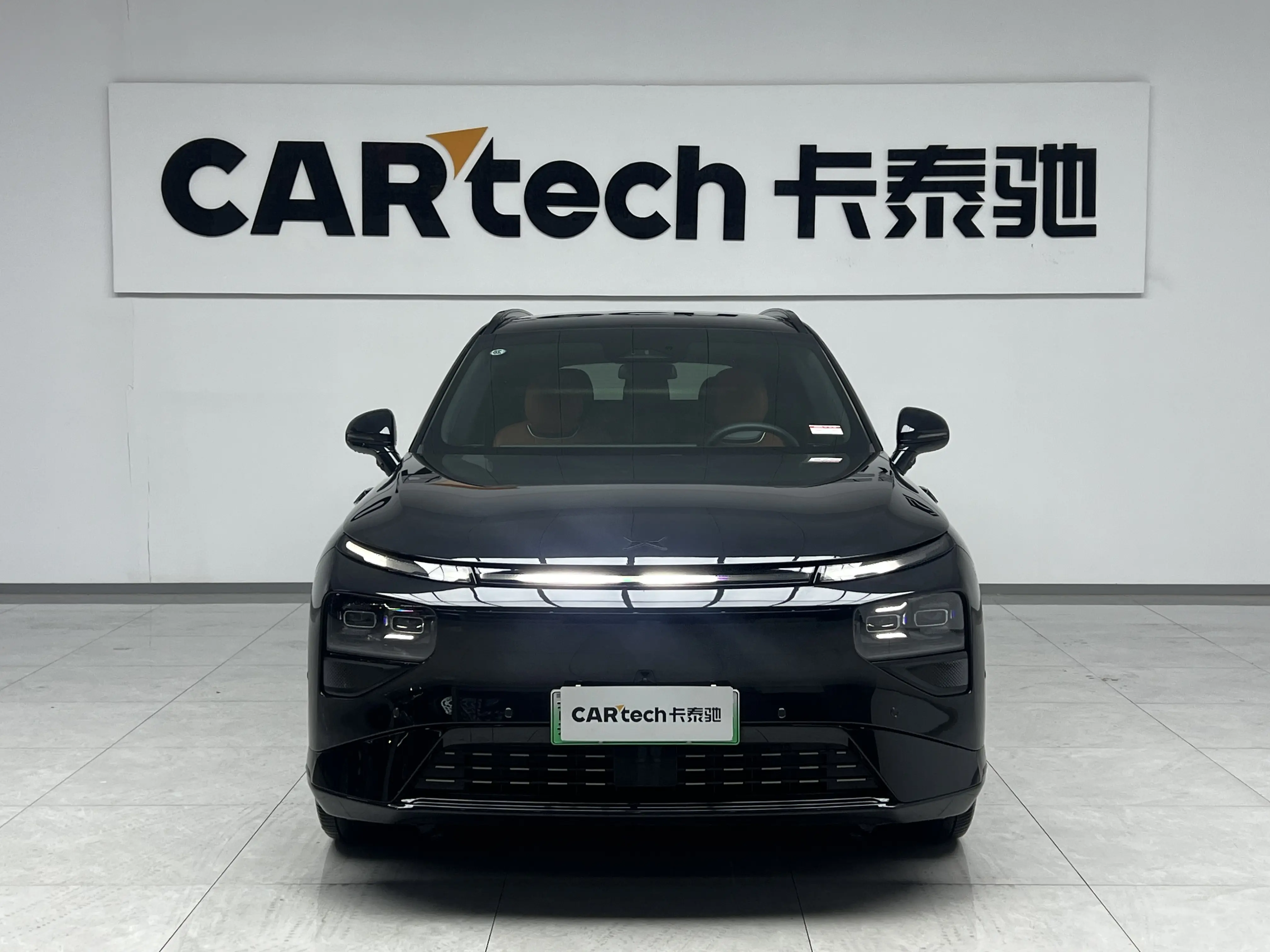 Xpeng G9  из Китая