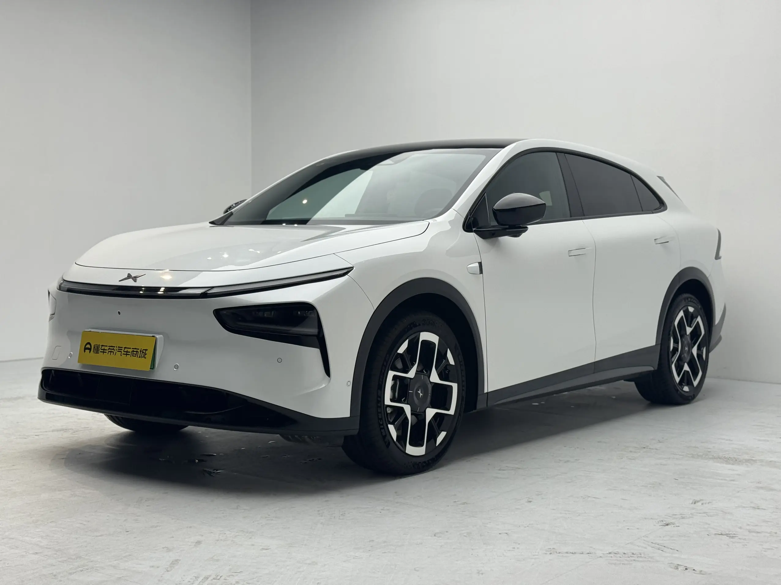 Xpeng G7  из Китая