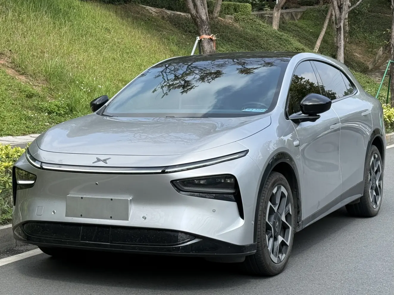 Xpeng G7  из Китая