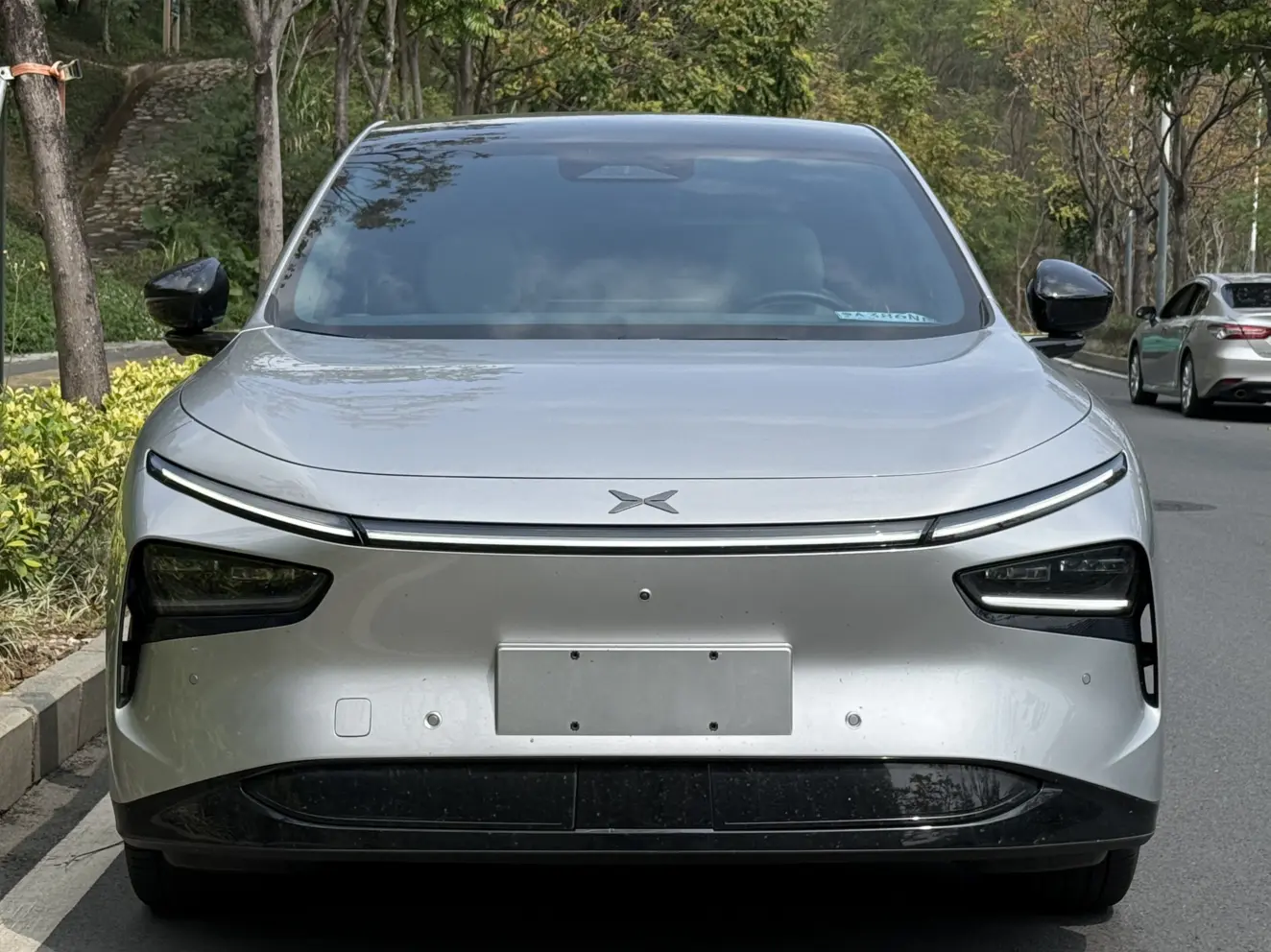 Xpeng G7  из Китая