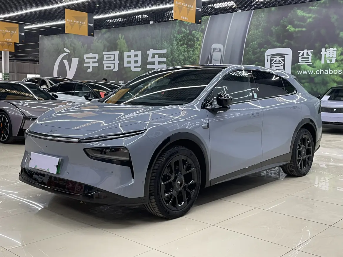 Xpeng G7  из Китая