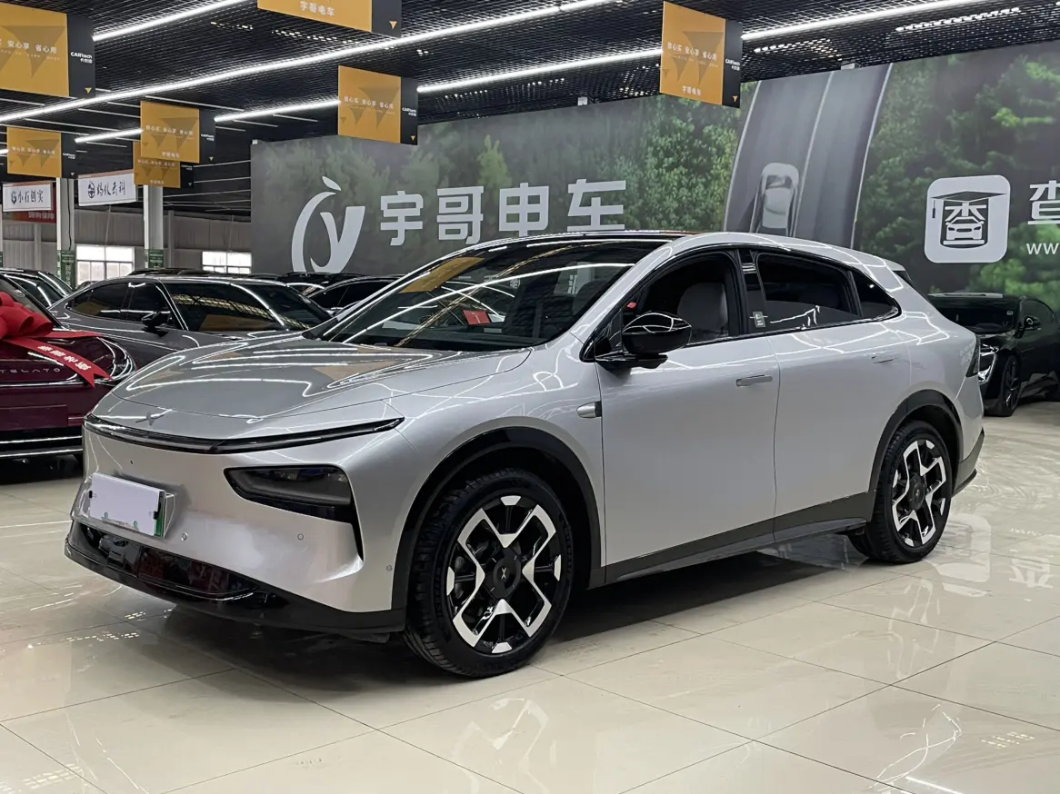 Xpeng G7  из Китая