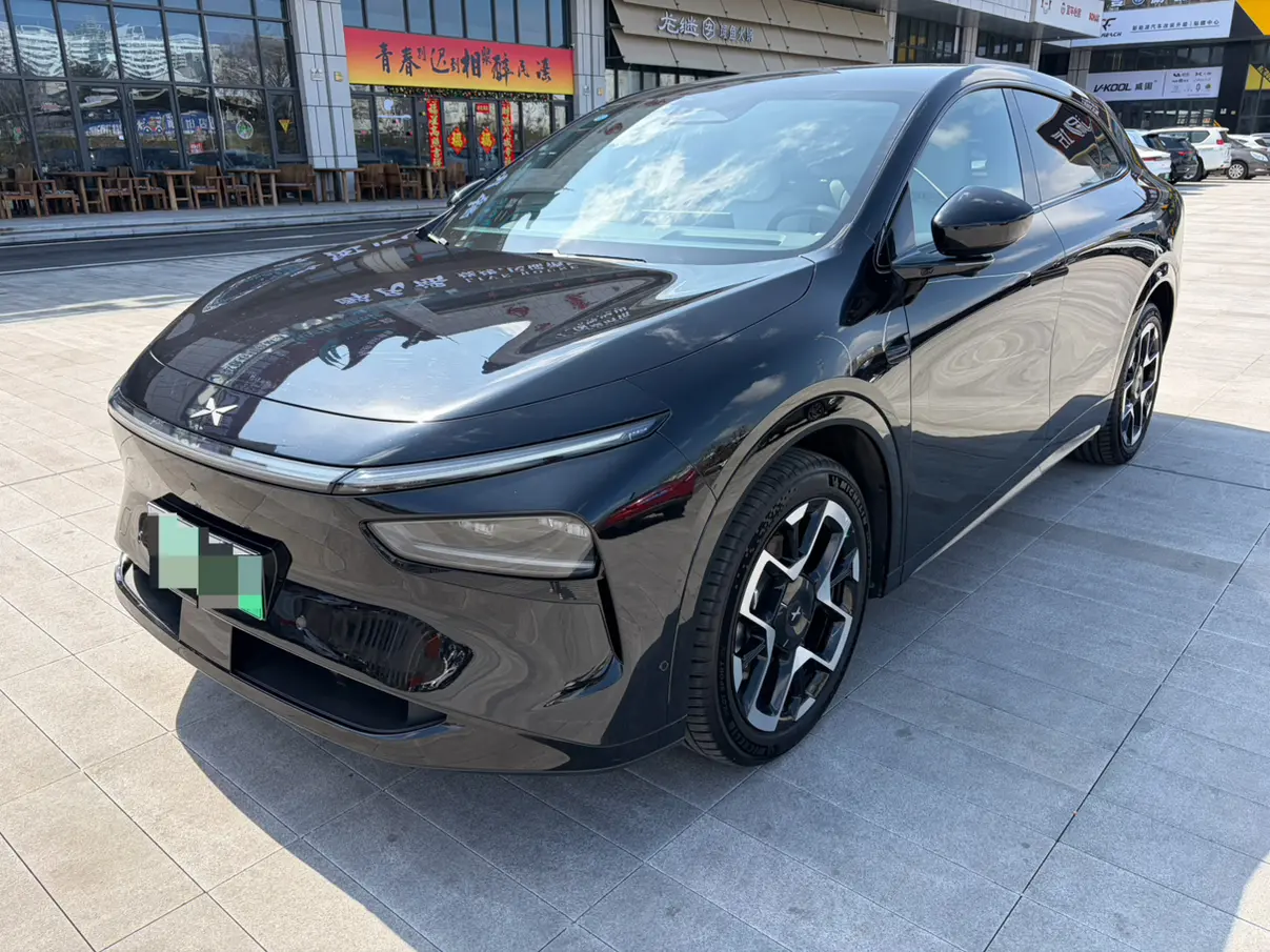 Xpeng G7  из Китая